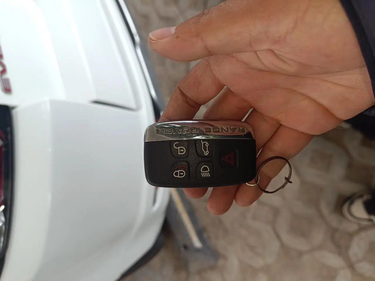 Land Rover Range Evoque 2015 2.0T Five-Door Sporty Edition — миниатюра 9
