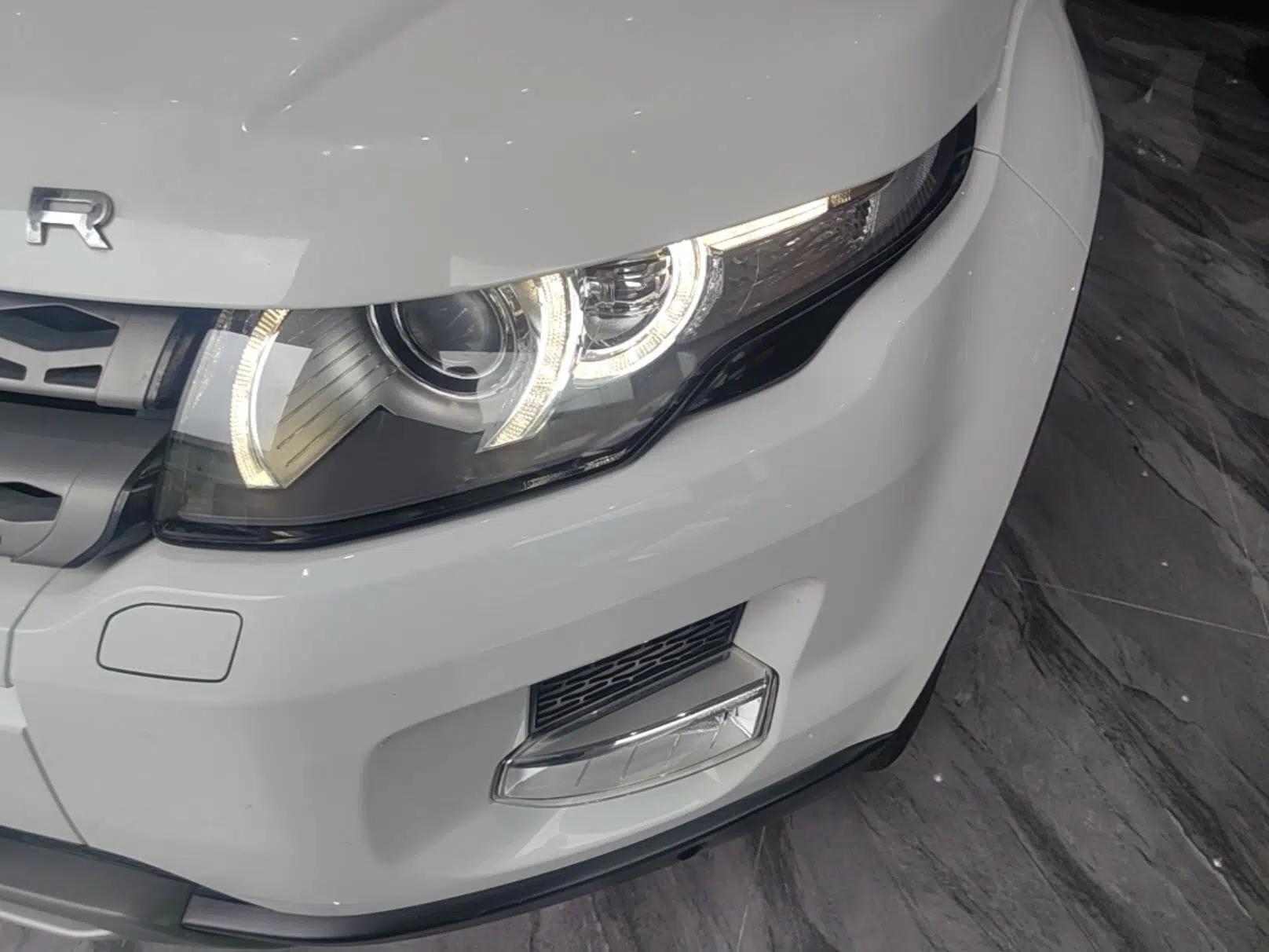 Land Rover Range Evoque 2015 2.0T Five-Door Zhiyao Edition — миниатюра 2