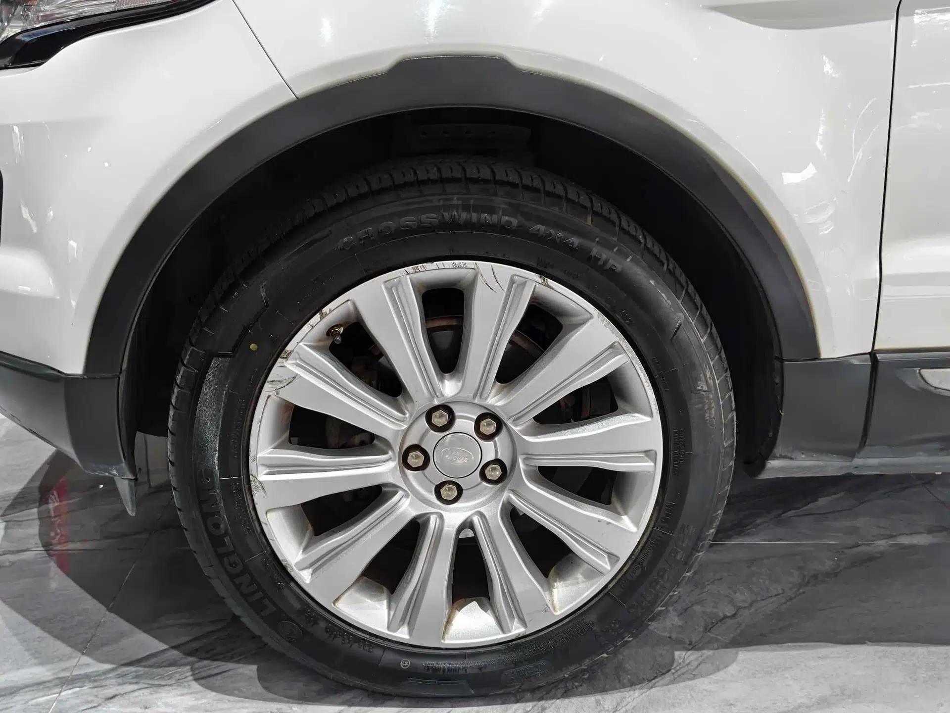 Land Rover Range Evoque 2015 2.0T Five-Door Zhiyao Edition — миниатюра 11