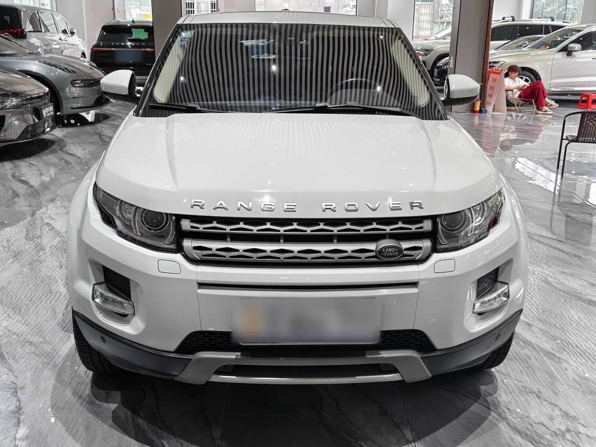 Land Rover Range Evoque 2015 2.0T Five-Door Zhiyao Edition — миниатюра 4