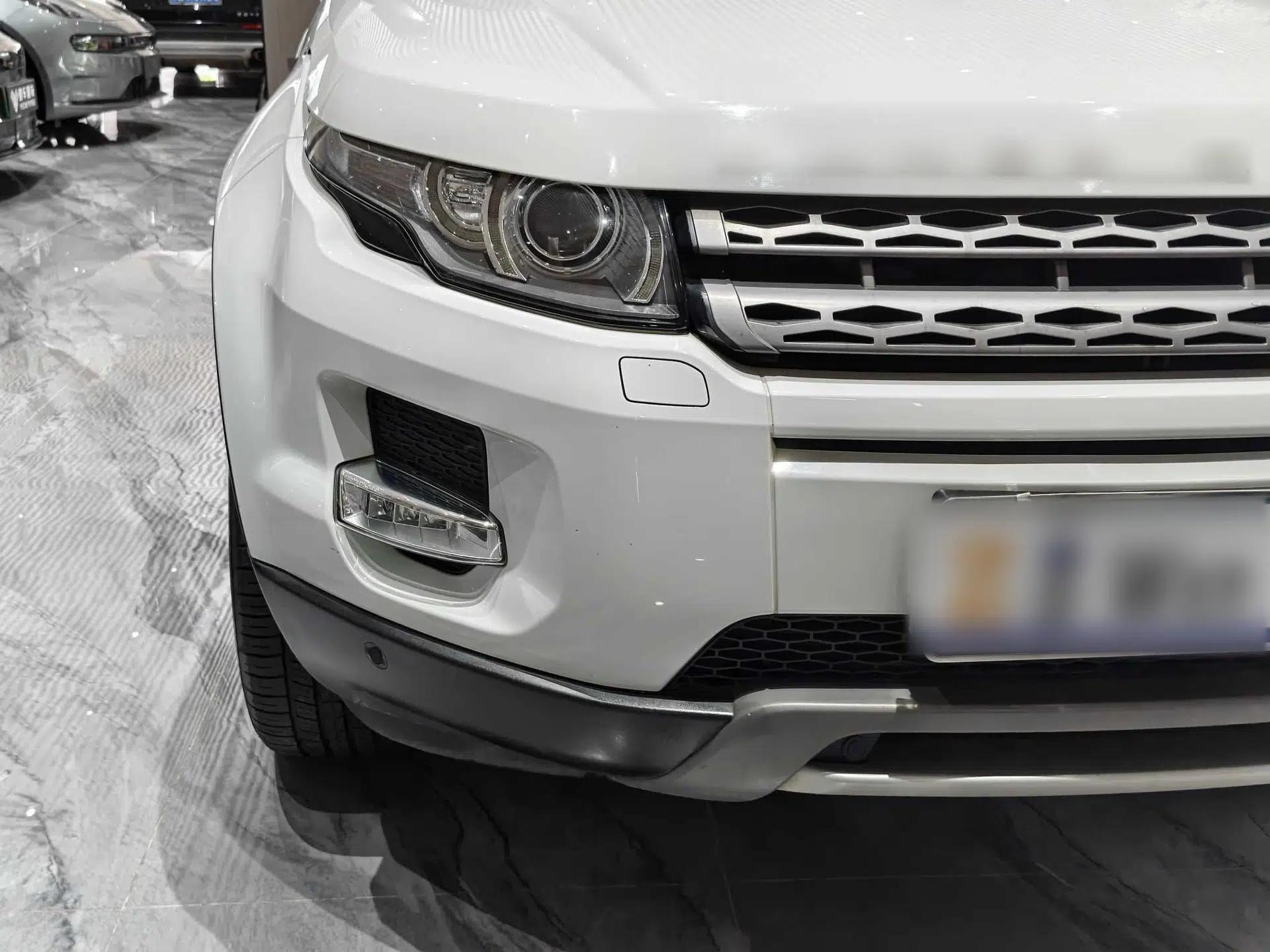 Land Rover Range Evoque 2015 2.0T Five-Door Zhiyao Edition — миниатюра 6
