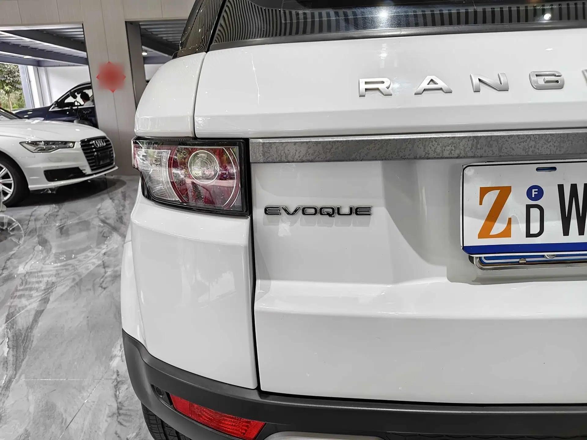 Land Rover Range Evoque 2015 2.0T Five-Door Zhiyao Edition — миниатюра 8