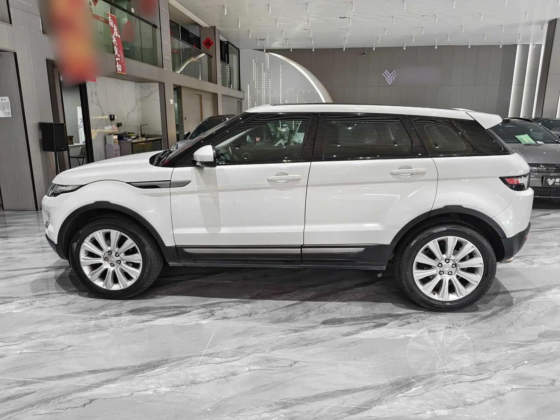Land Rover Range Evoque 2015 2.0T Five-Door Zhiyao Edition — миниатюра 10
