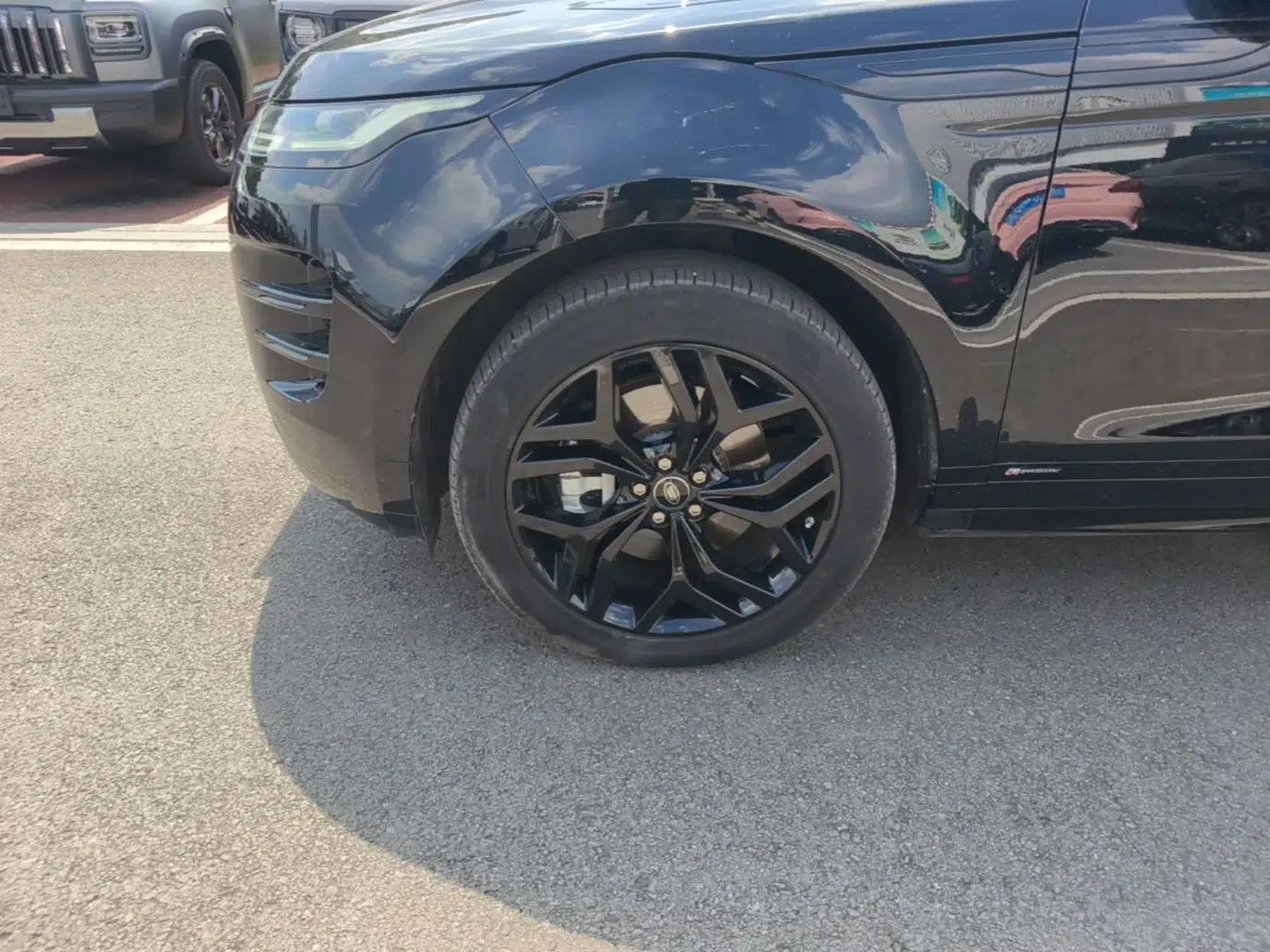 Land Rover Range Evoque 2021 Range Rover Velar 249 PS R-Dynamic S Performance Edition — миниатюра 8