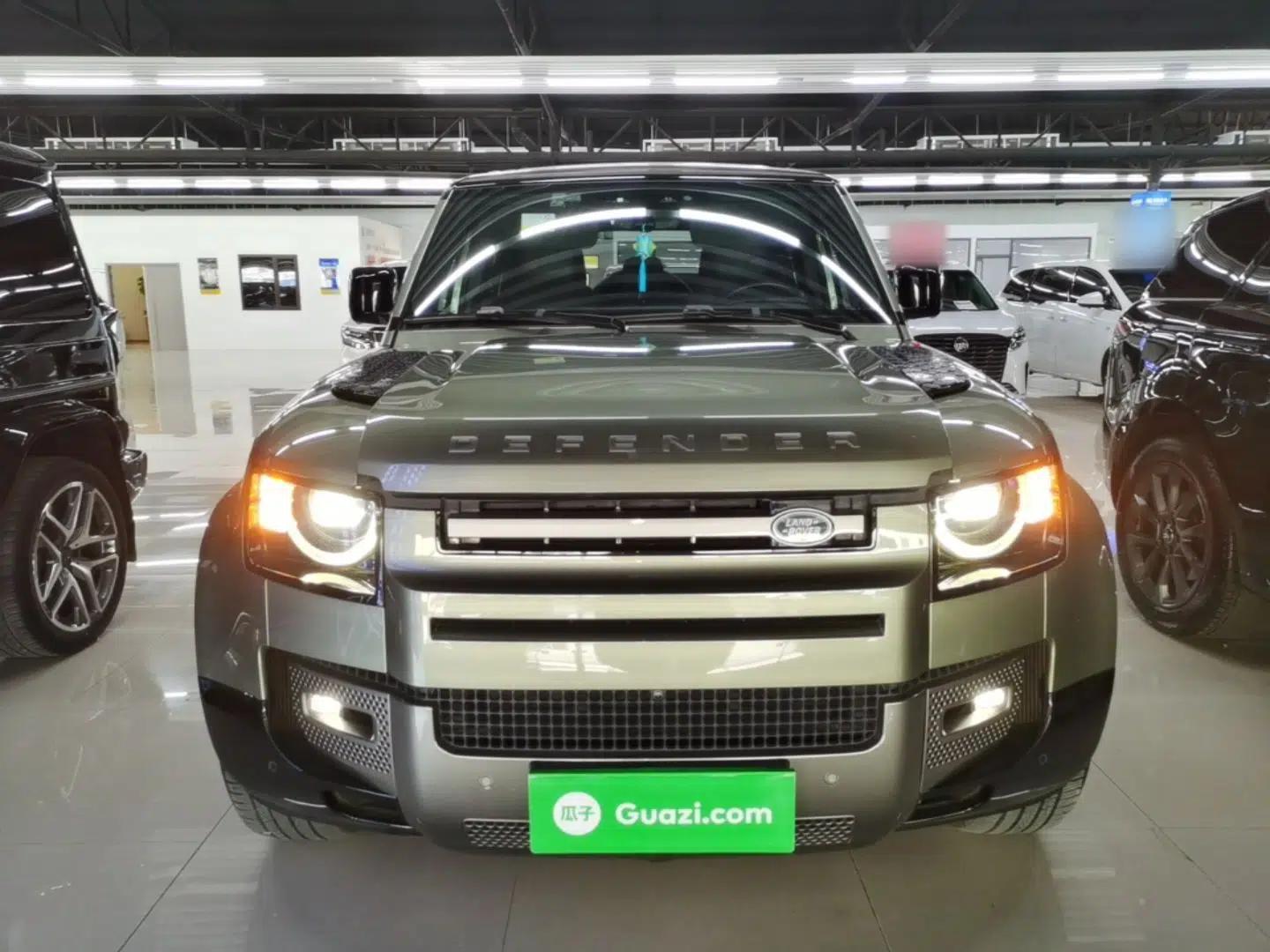 Land Rover Defender 2023 Facelift 110 3.0T P400 X-DYNAMIC HSE — миниатюра 2