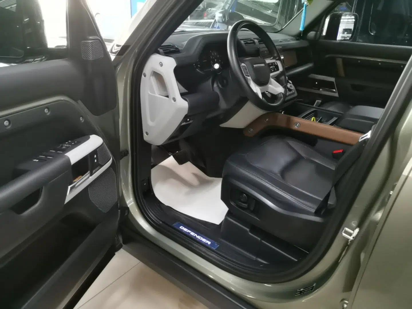 Land Rover Defender 2023 Facelift 110 3.0T P400 X-DYNAMIC HSE — миниатюра 19