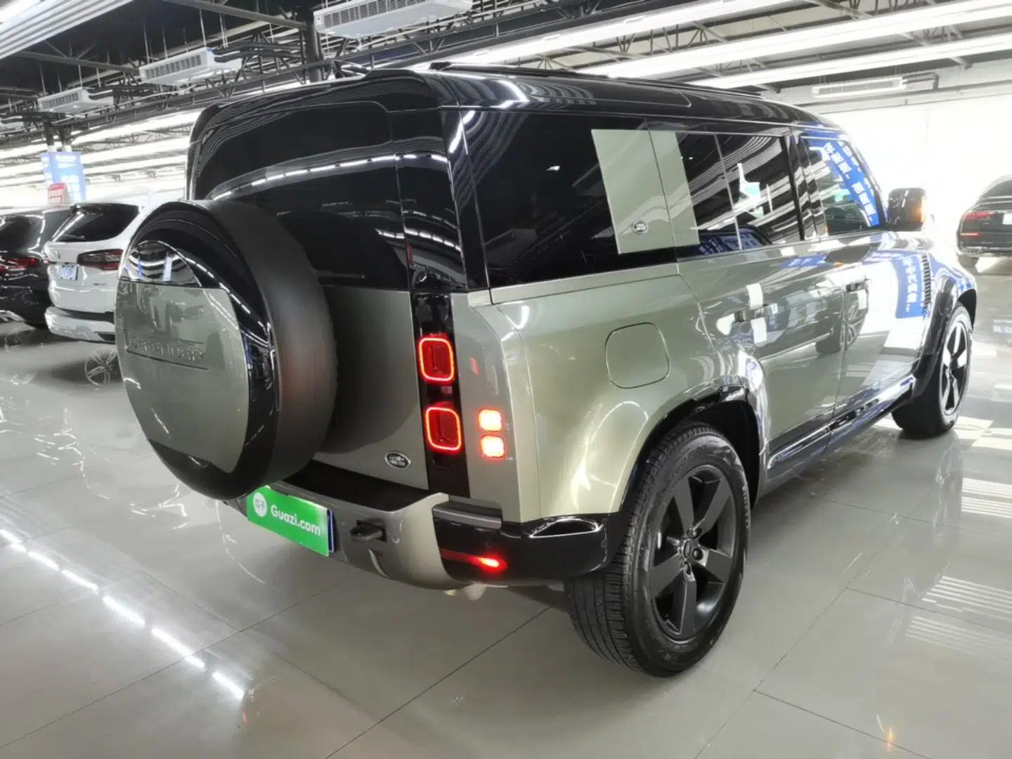 Land Rover Defender 2023 Facelift 110 3.0T P400 X-DYNAMIC HSE — миниатюра 6