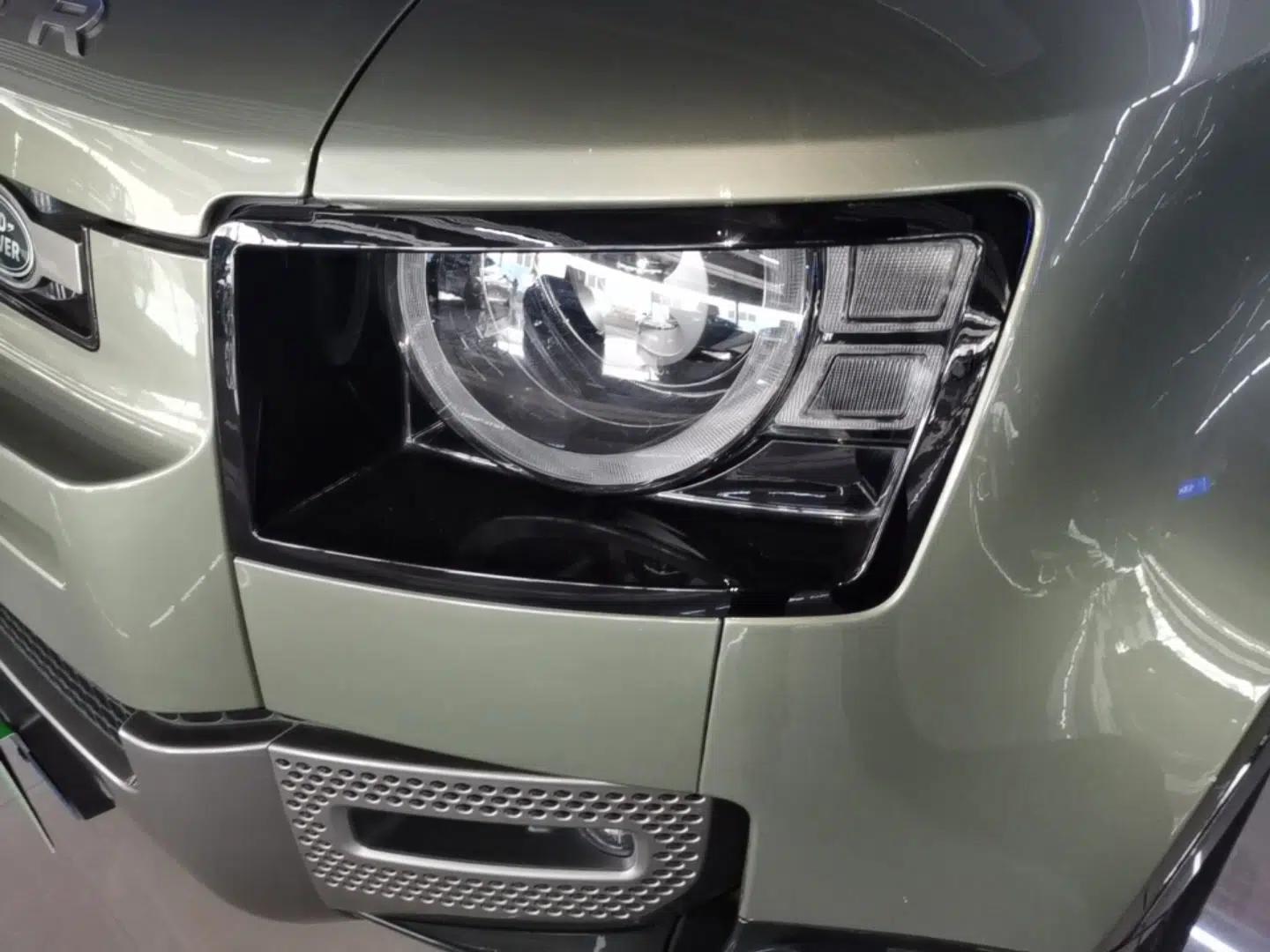 Land Rover Defender 2023 Facelift 110 3.0T P400 X-DYNAMIC HSE — миниатюра 9