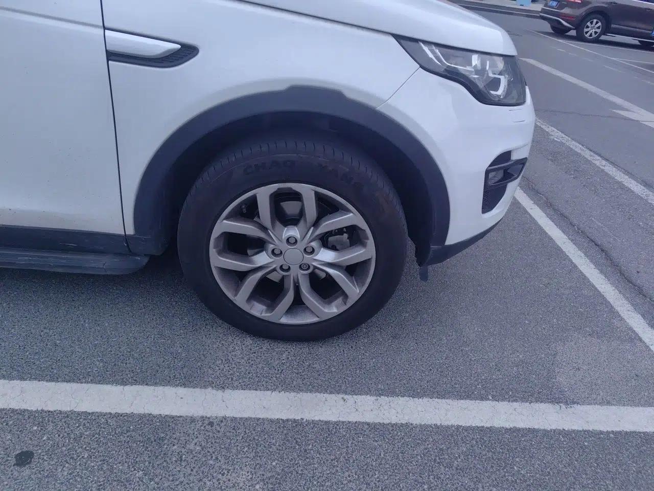 Land Rover Discovery Sport 2016 2.0T HSE — миниатюра 8