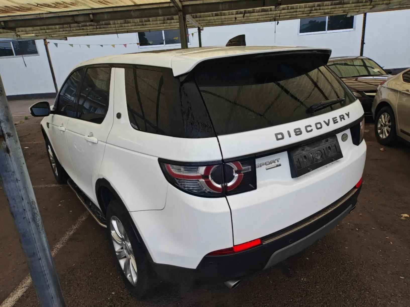 Land Rover Discovery Sport 2017 2.0T SE — миниатюра 4