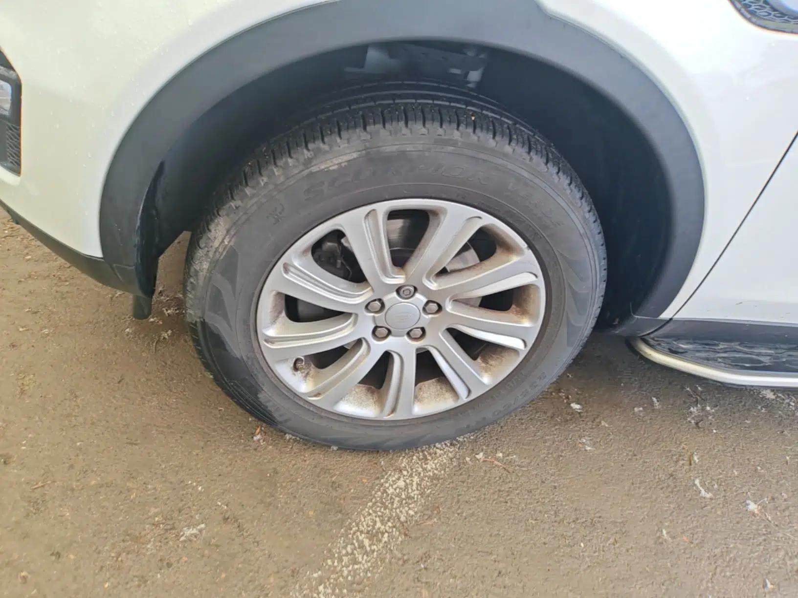 Land Rover Discovery Sport 2017 2.0T SE — миниатюра 8