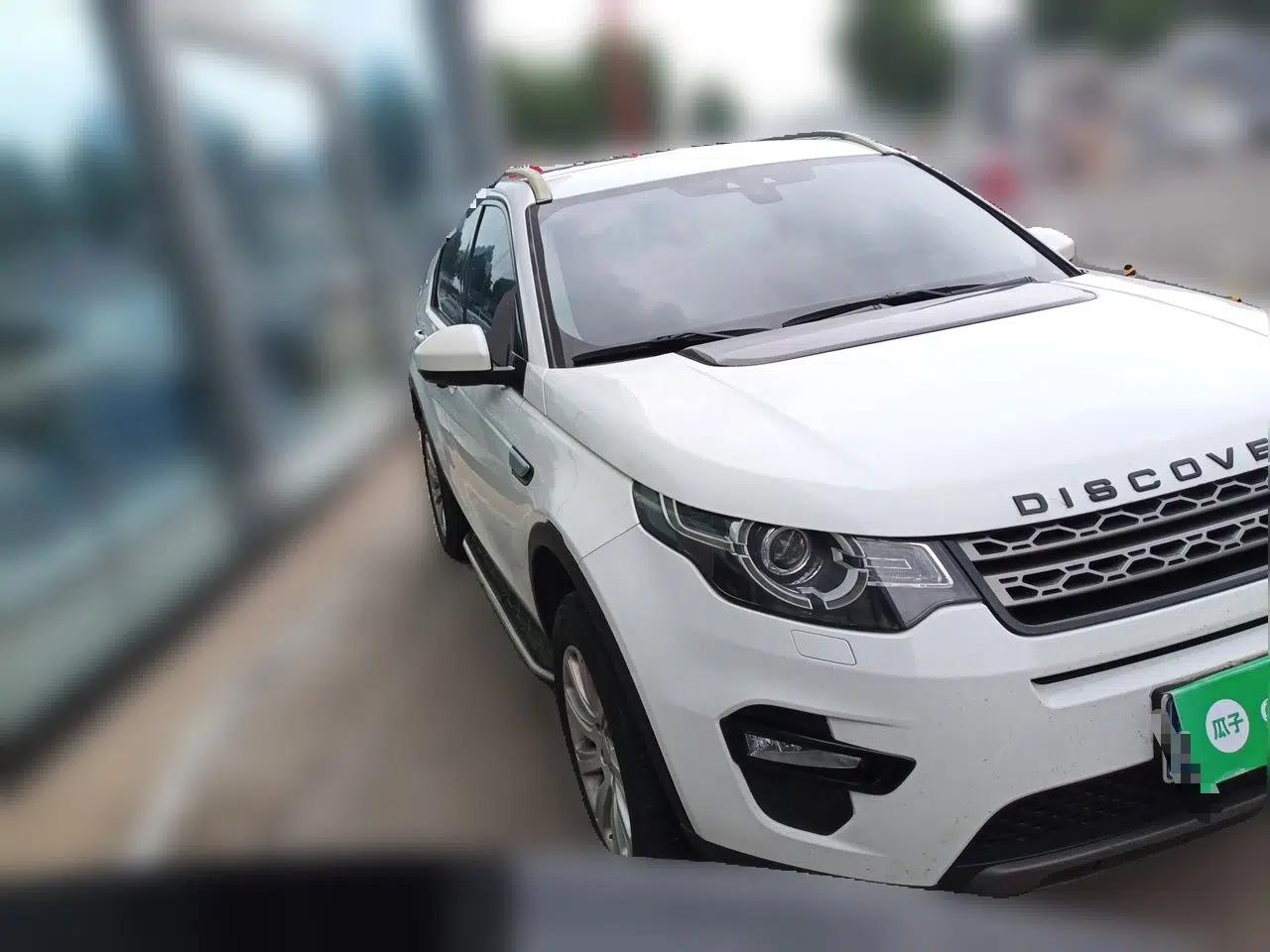 Land Rover Discovery Sport 2017 2.0T SE — миниатюра 3