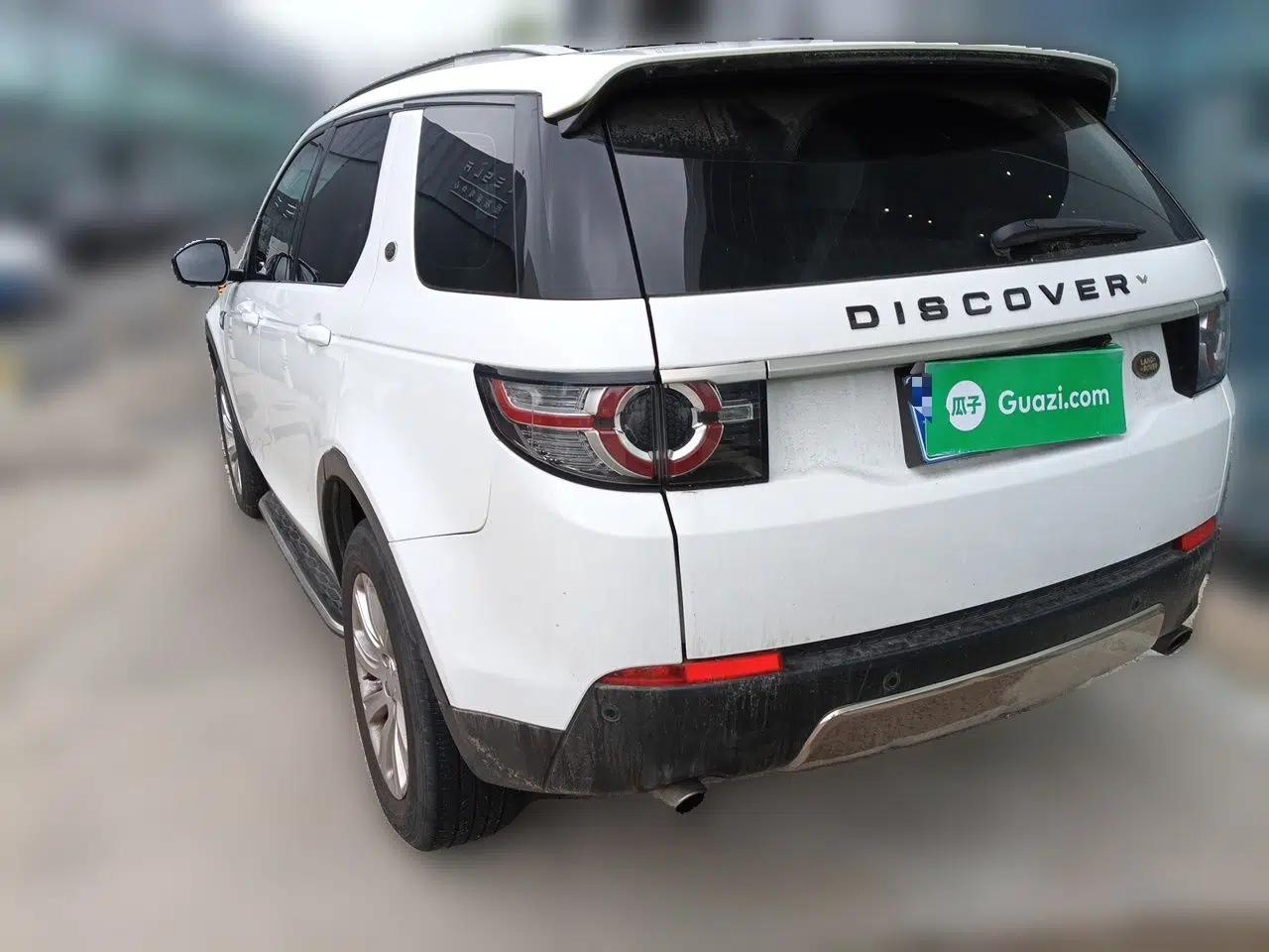 Land Rover Discovery Sport 2017 2.0T SE — миниатюра 4