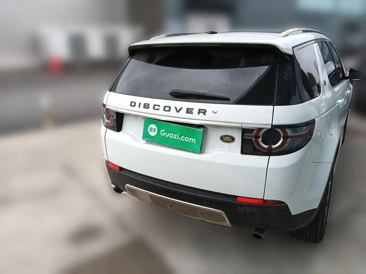 Land Rover Discovery Sport 2017 2.0T SE — миниатюра 6