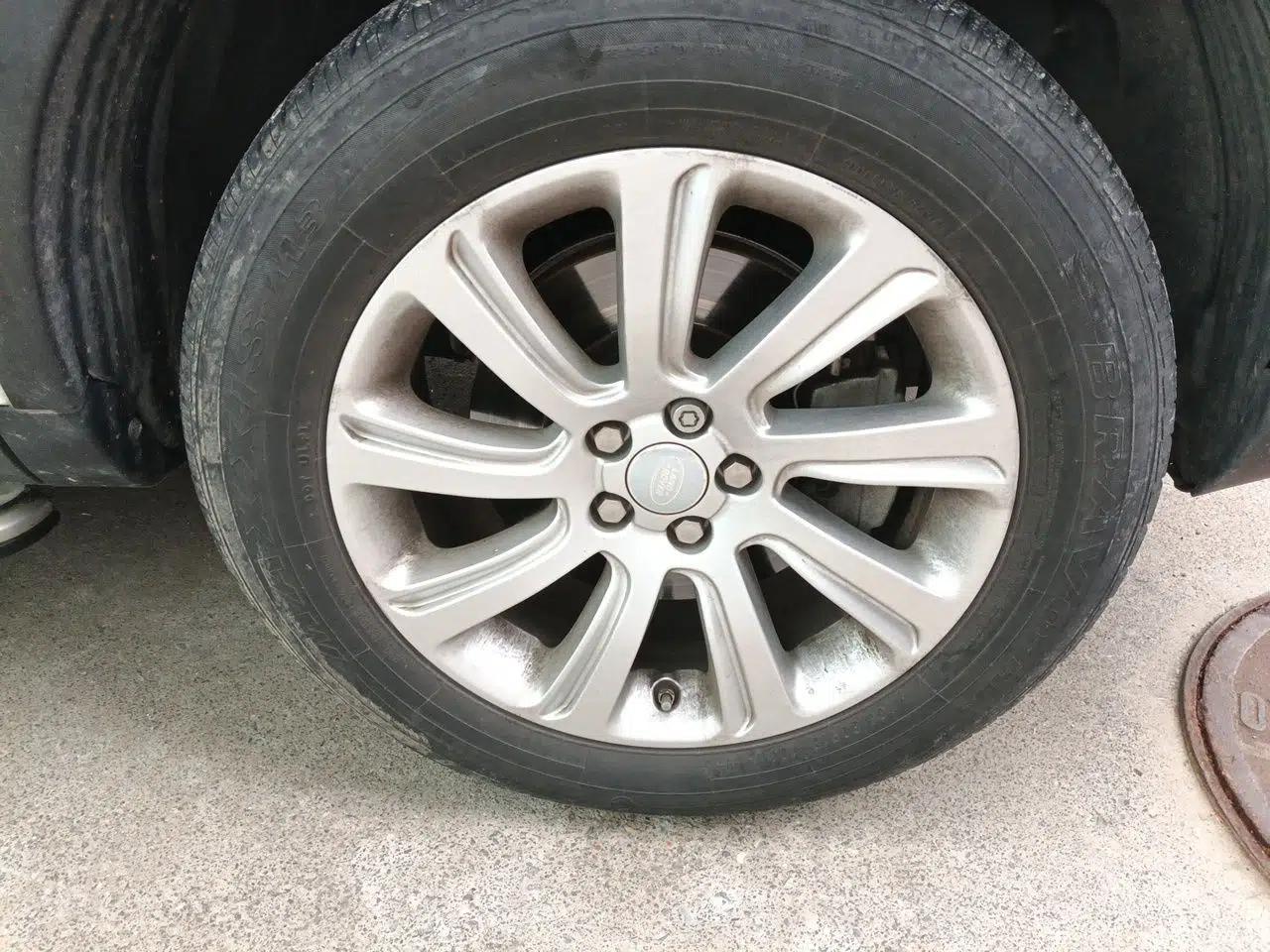 Land Rover Discovery Sport 2017 2.0T SE — миниатюра 8