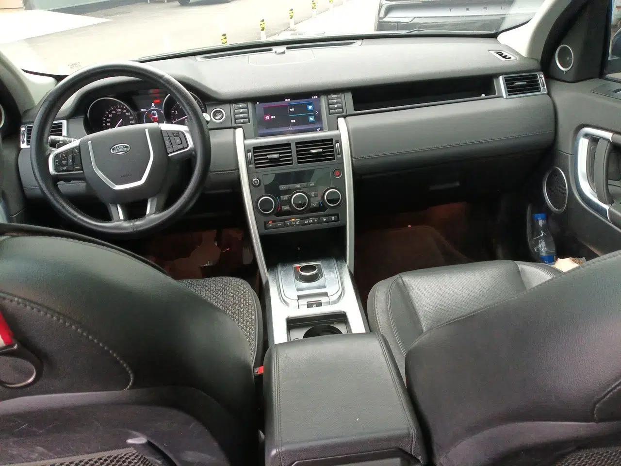 Land Rover Discovery Sport 2017 2.0T SE — миниатюра 10