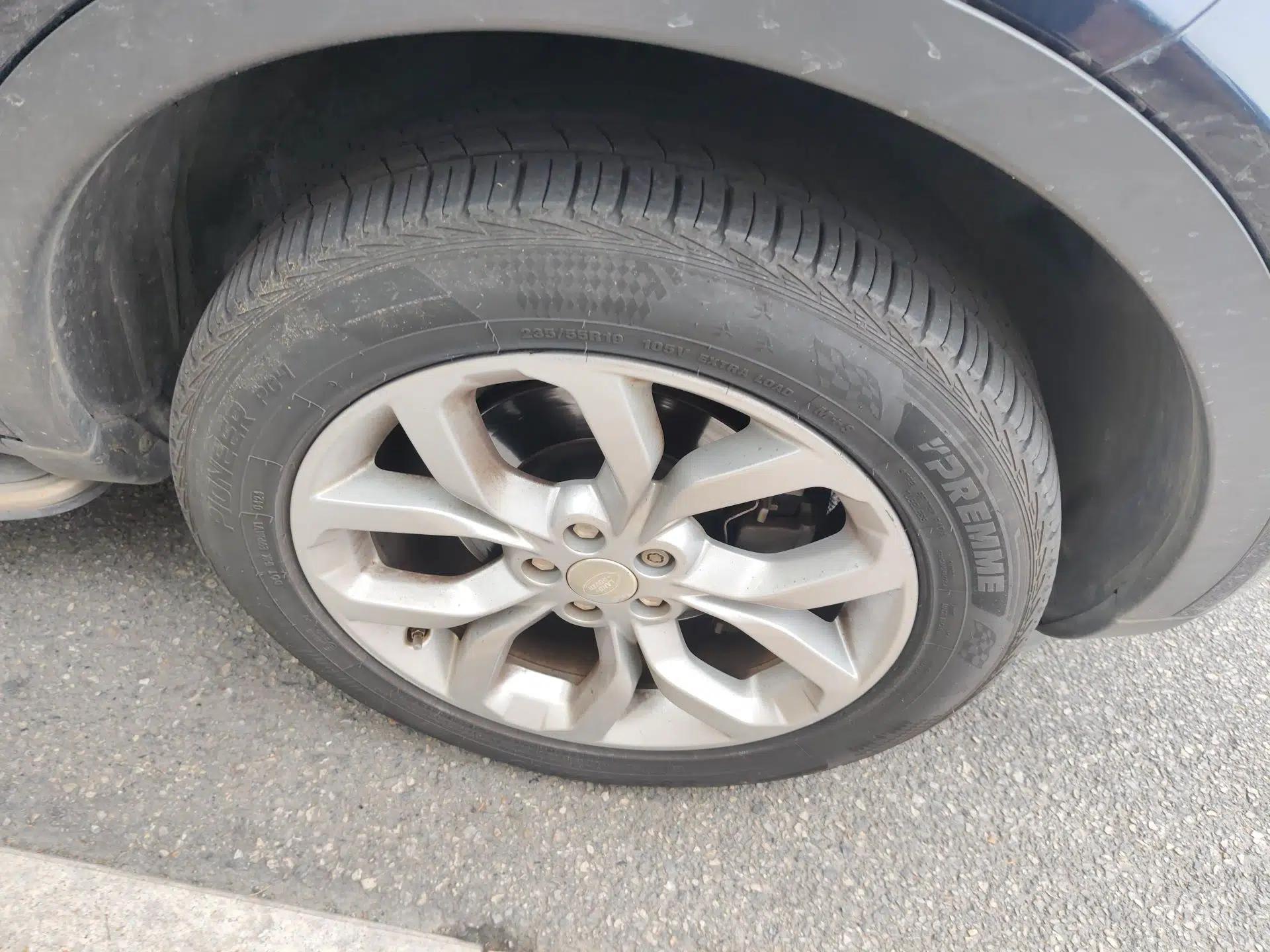 Land Rover Discovery Sport 2015 2.0T SE — миниатюра 8