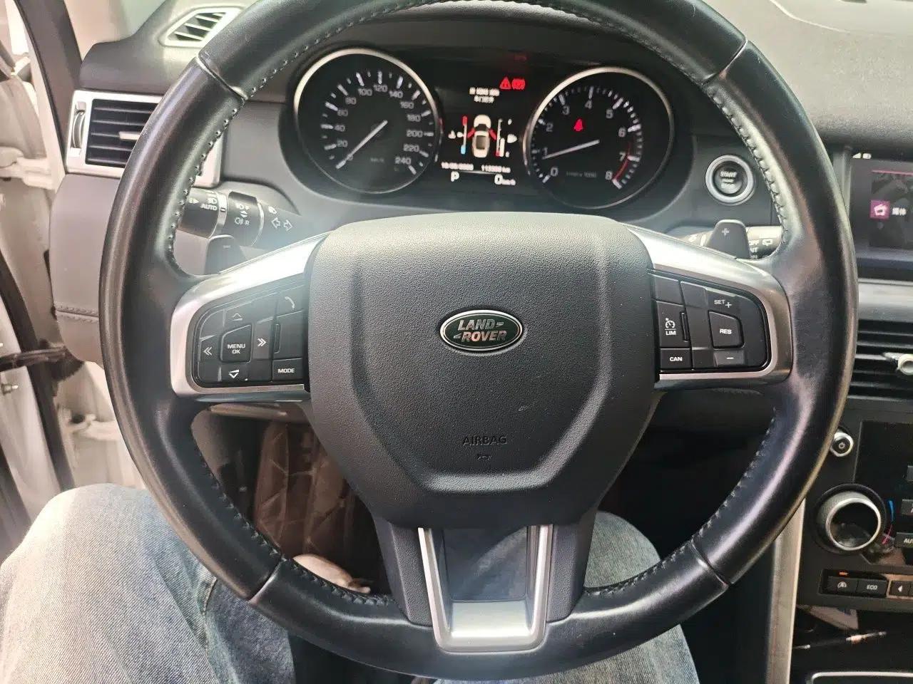 Land Rover Discovery Sport 2016 2.0T SE — миниатюра 11