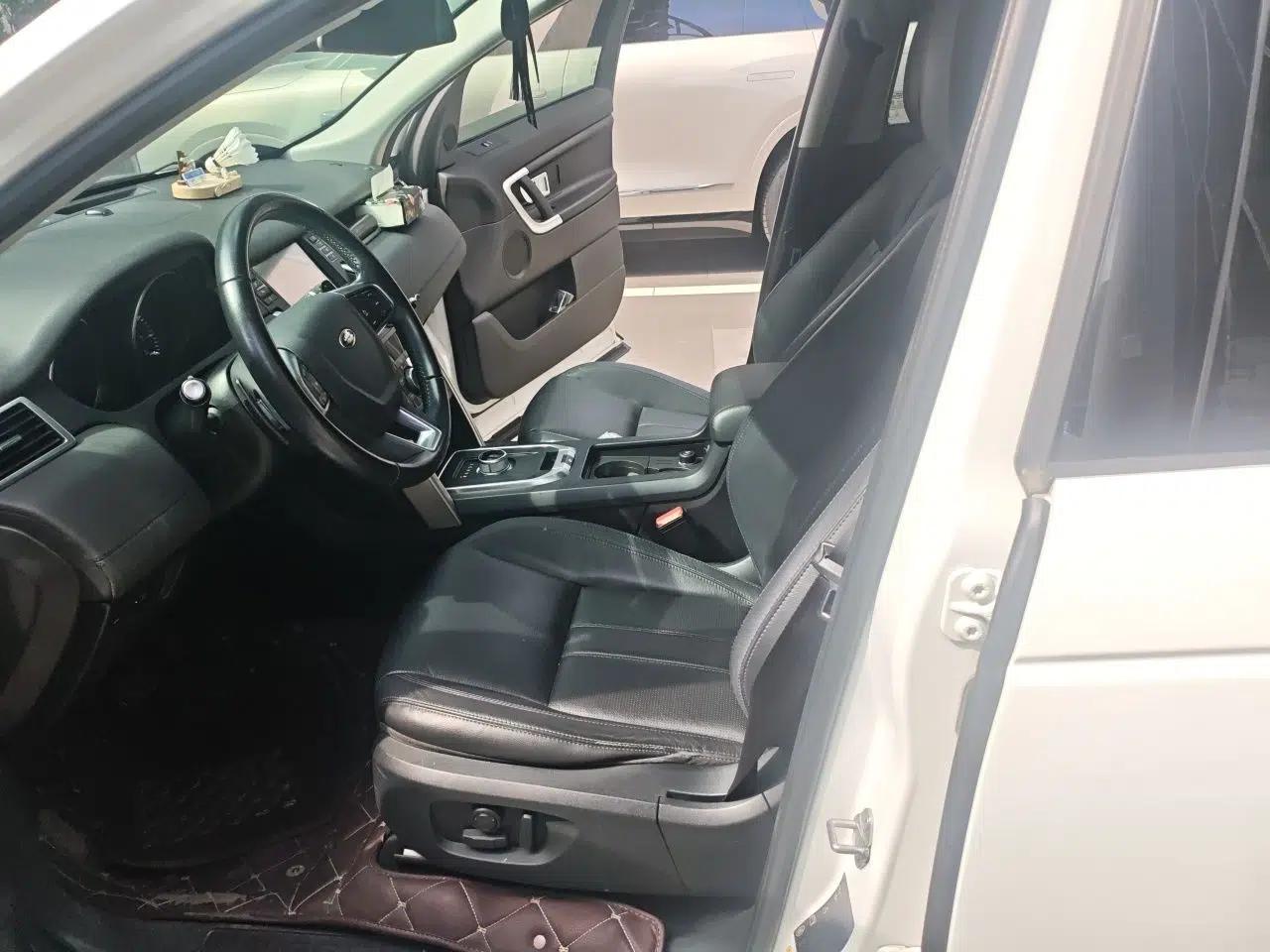 Land Rover Discovery Sport 2016 2.0T SE — миниатюра 16