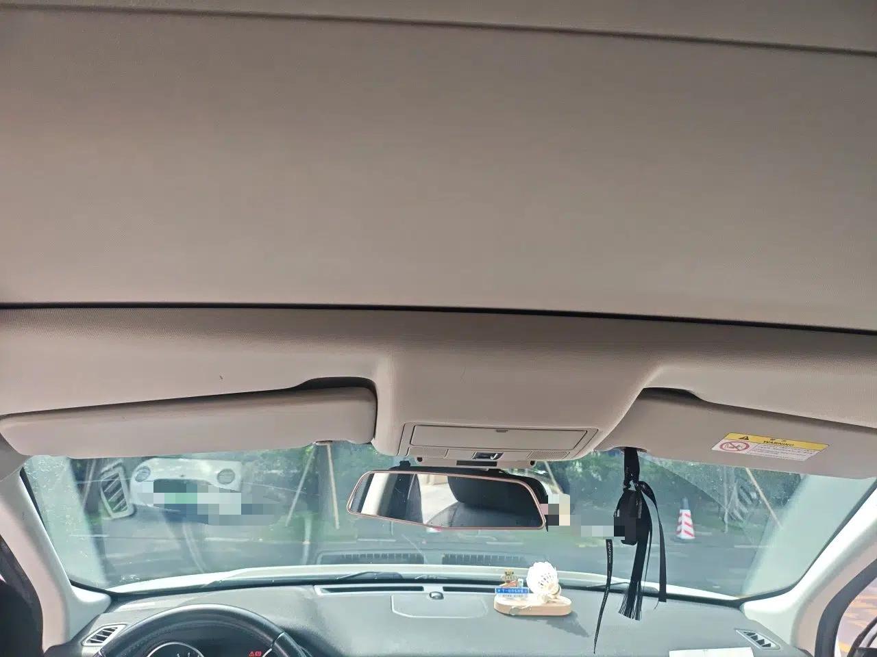 Land Rover Discovery Sport 2016 2.0T SE — миниатюра 19