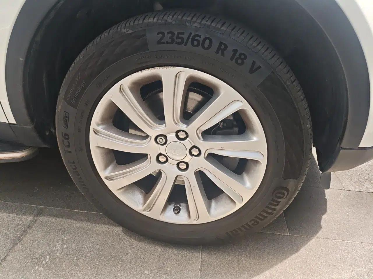 Land Rover Discovery Sport 2016 2.0T SE — миниатюра 8