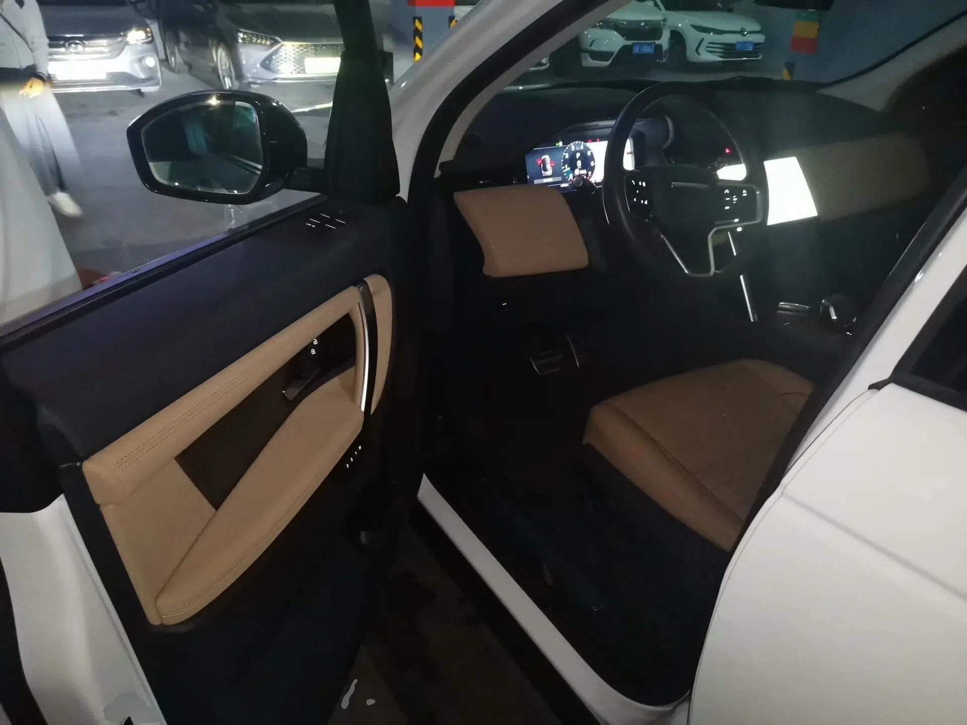 Land Rover Discovery Sport 2024 Performance Tech Edition — миниатюра 17