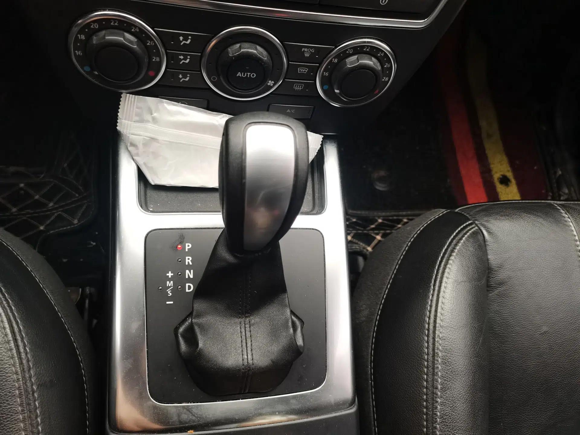 Land Rover Freelander 2 2013 2.0T Si4 SE Gasoline Edition — миниатюра 15