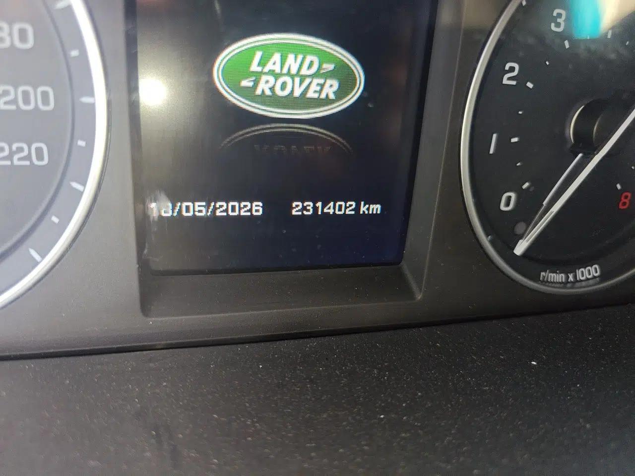 Land Rover Freelander 2 2013 2.0T Si4 SE Gasoline Edition — миниатюра 13