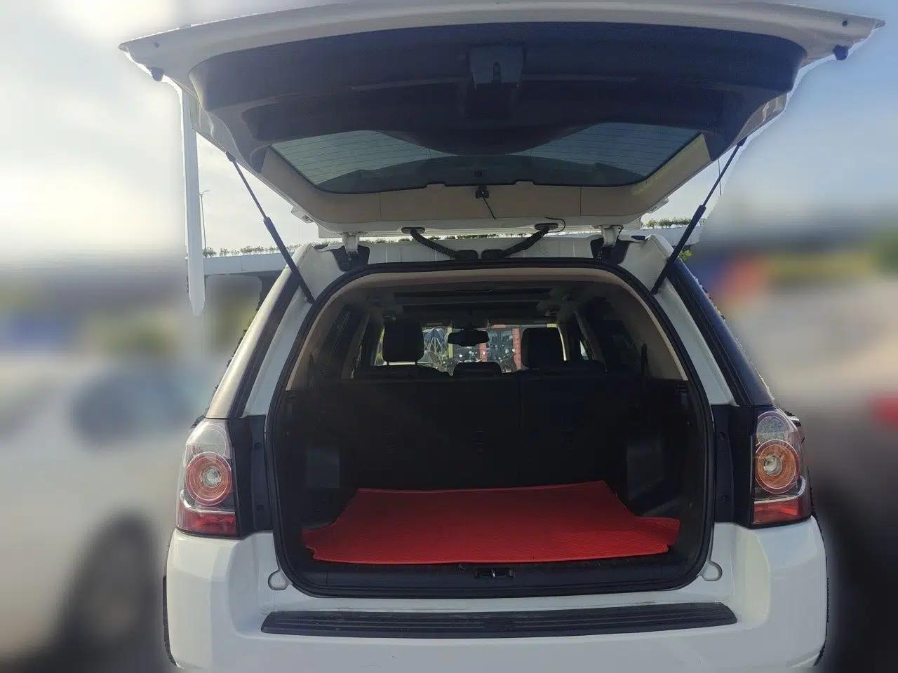 Land Rover Freelander 2 2013 2.0T Si4 SE Gasoline Edition — миниатюра 20