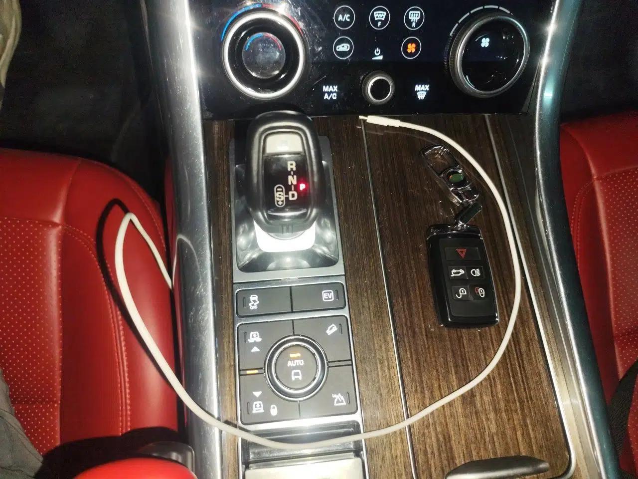 Land Rover Range SportNew Energy  — миниатюра 15