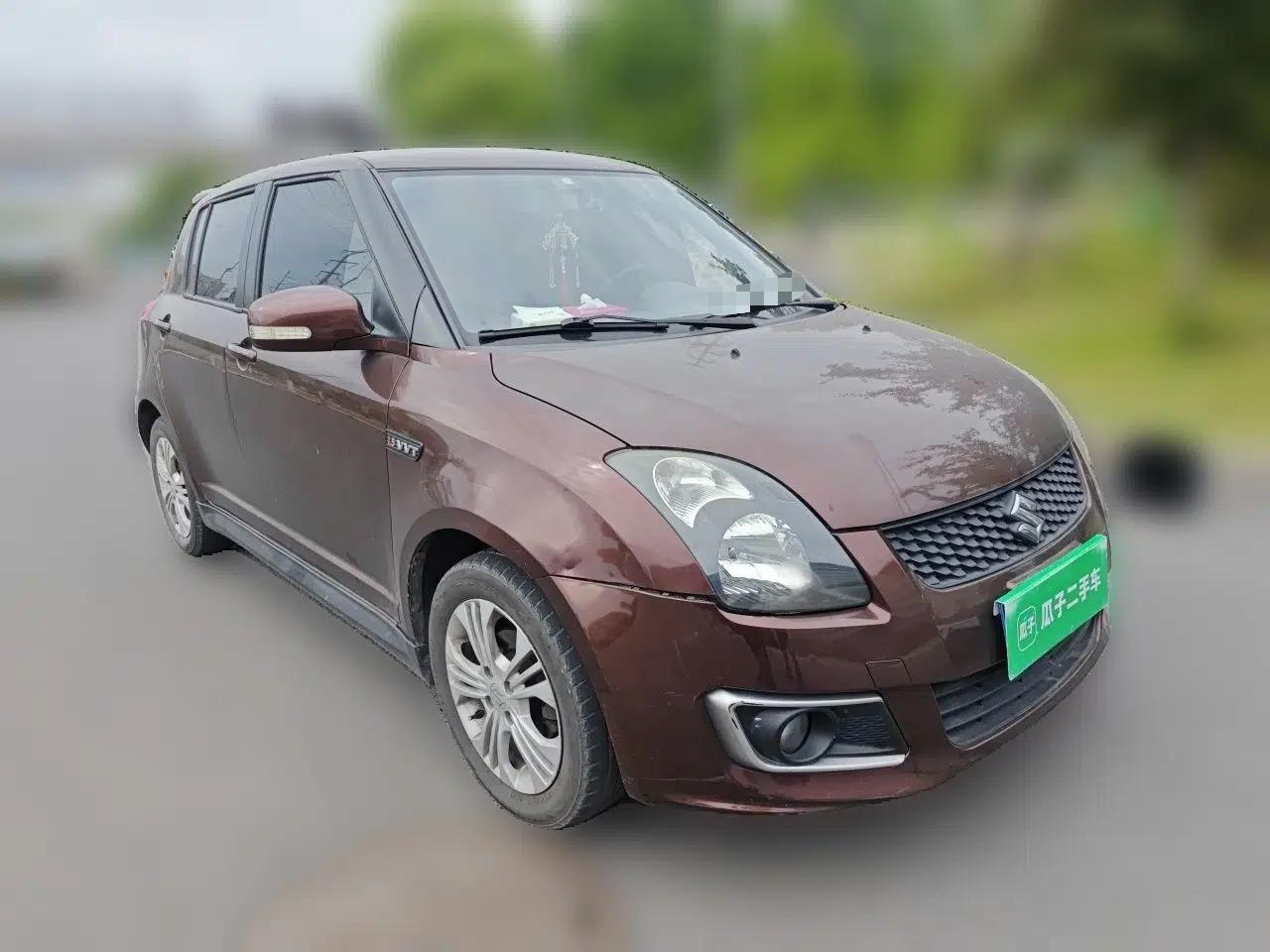 Suzuki Swift 2013 1.5L Manual Standard Edition — миниатюра 3