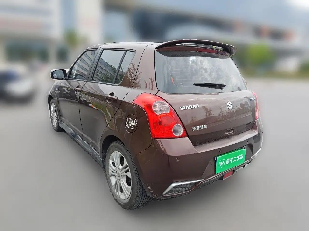Suzuki Swift 2013 1.5L Manual Standard Edition — миниатюра 4