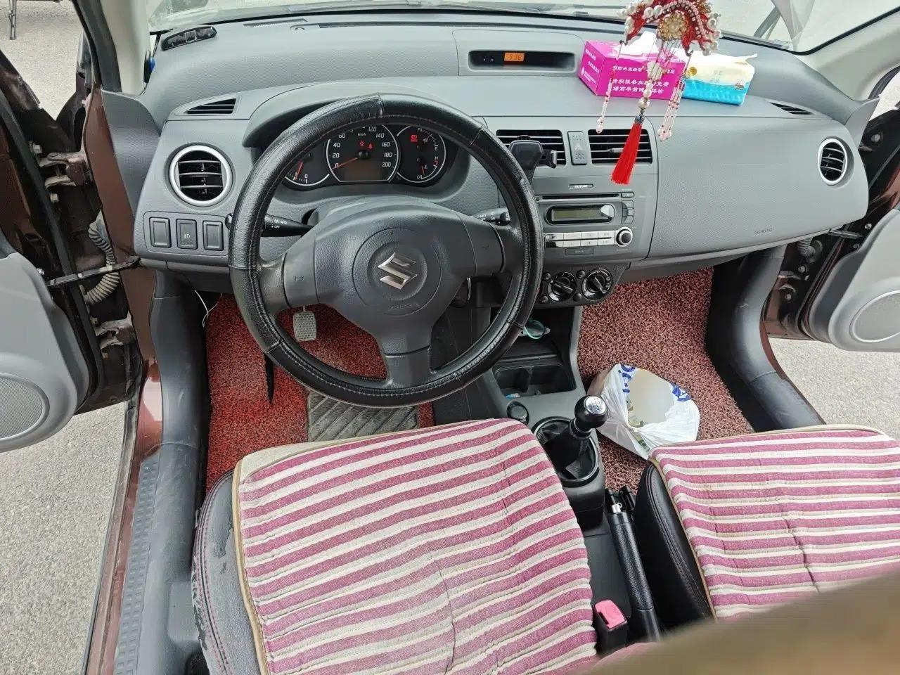 Suzuki Swift 2013 1.5L Manual Standard Edition — миниатюра 10