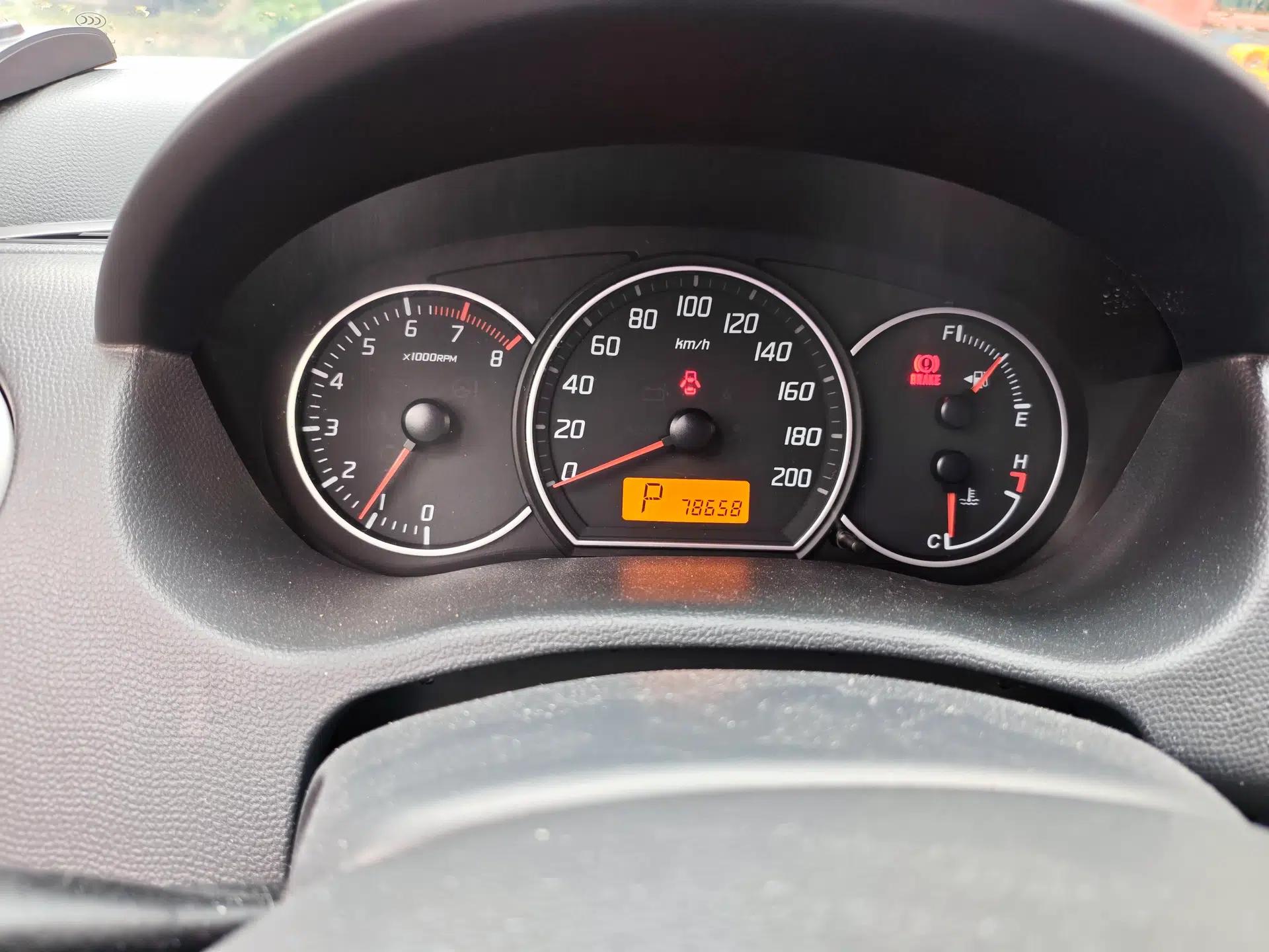 Suzuki Swift 2014 1.5L Automatic Fashion Edition — миниатюра 12