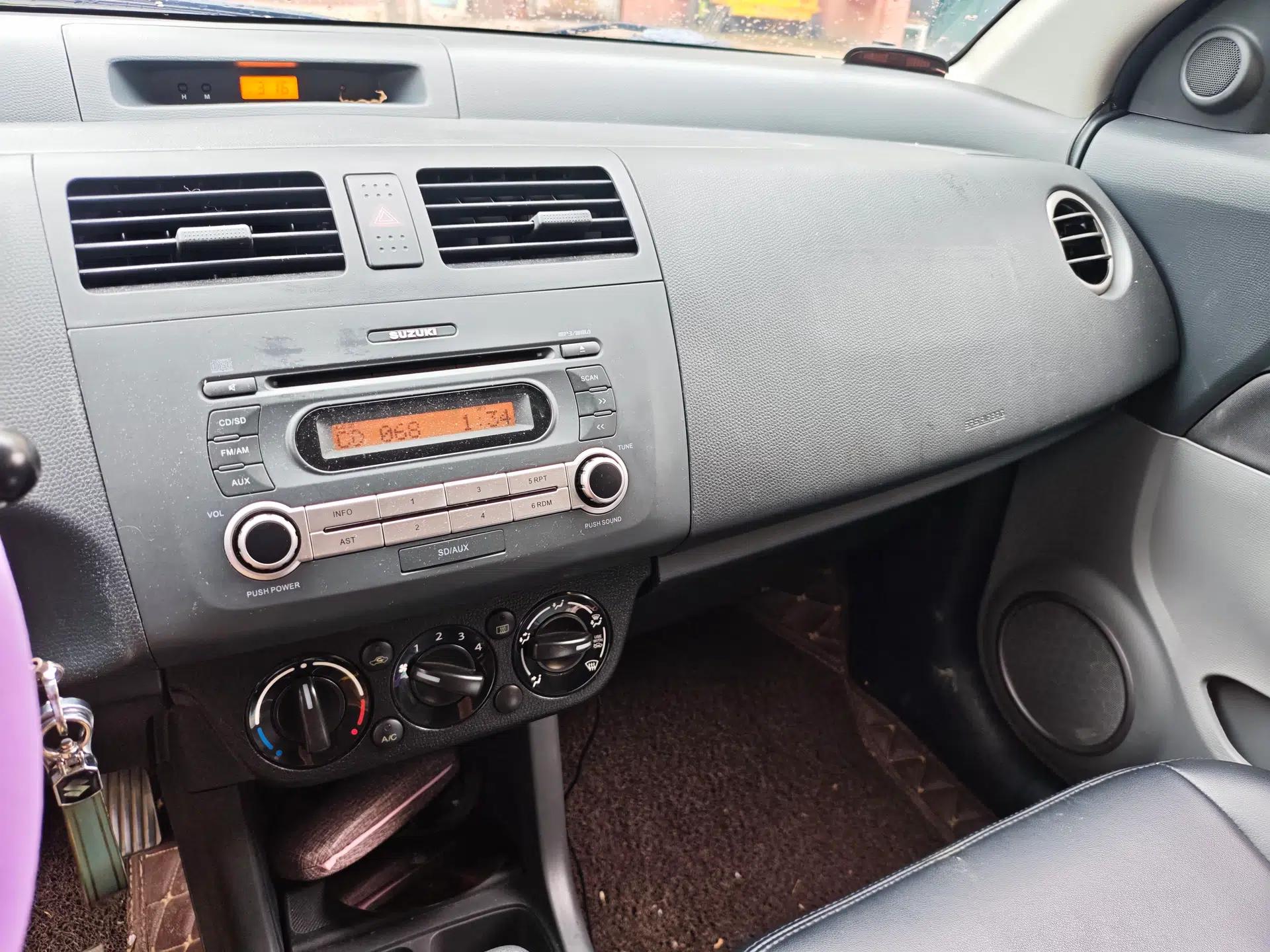 Suzuki Swift 2014 1.5L Automatic Fashion Edition — миниатюра 14