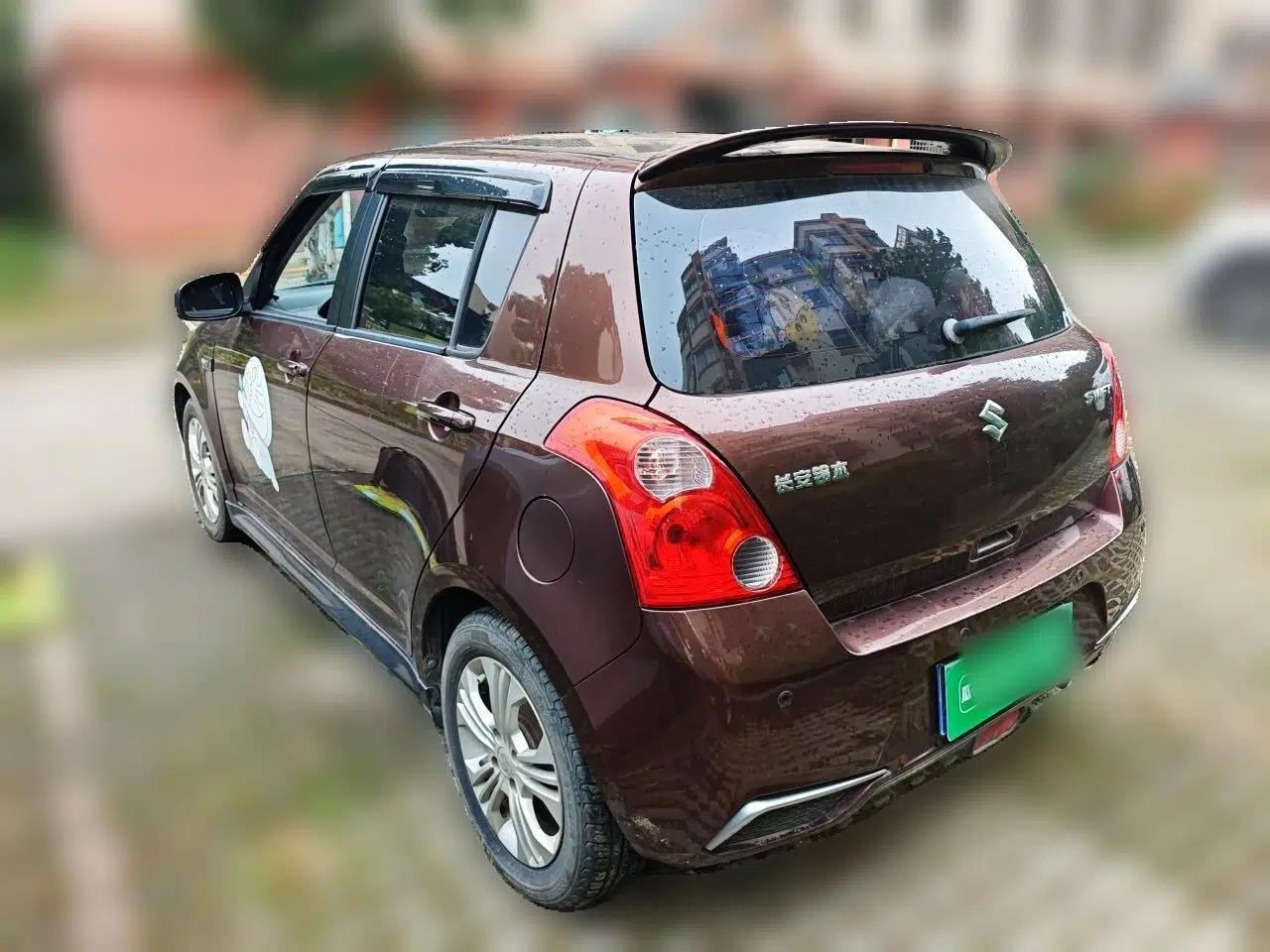 Suzuki Swift 2014 1.5L Automatic Fashion Edition — миниатюра 4