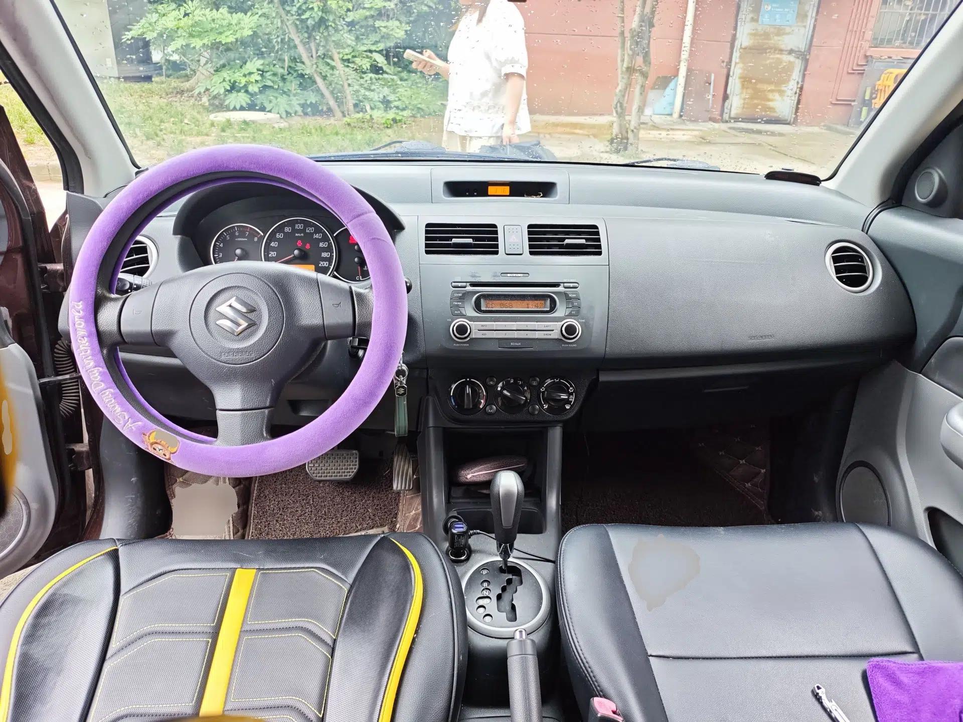 Suzuki Swift 2014 1.5L Automatic Fashion Edition — миниатюра 10