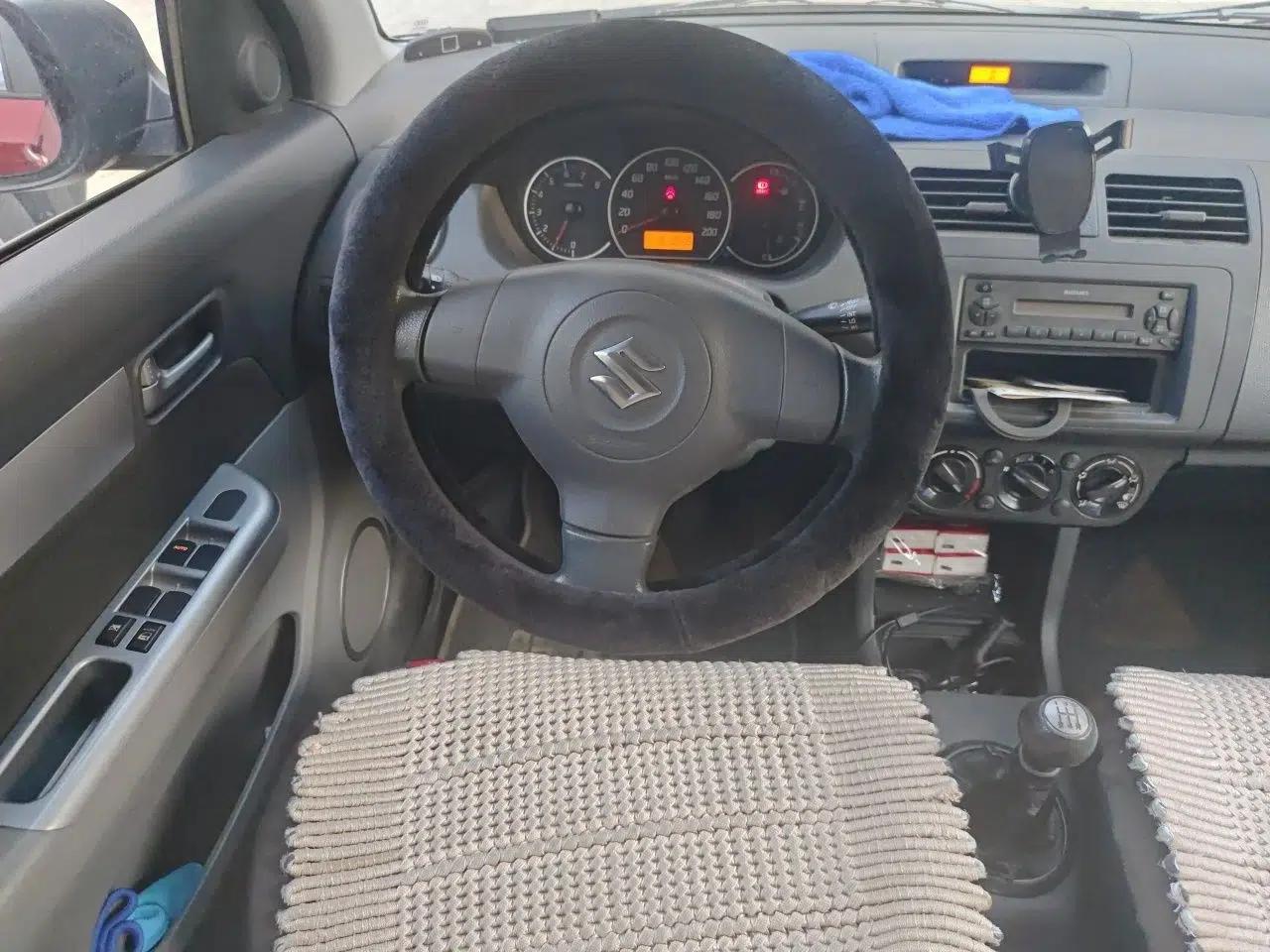 Suzuki Swift 2013 1.3L Manual Value Edition — миниатюра 11