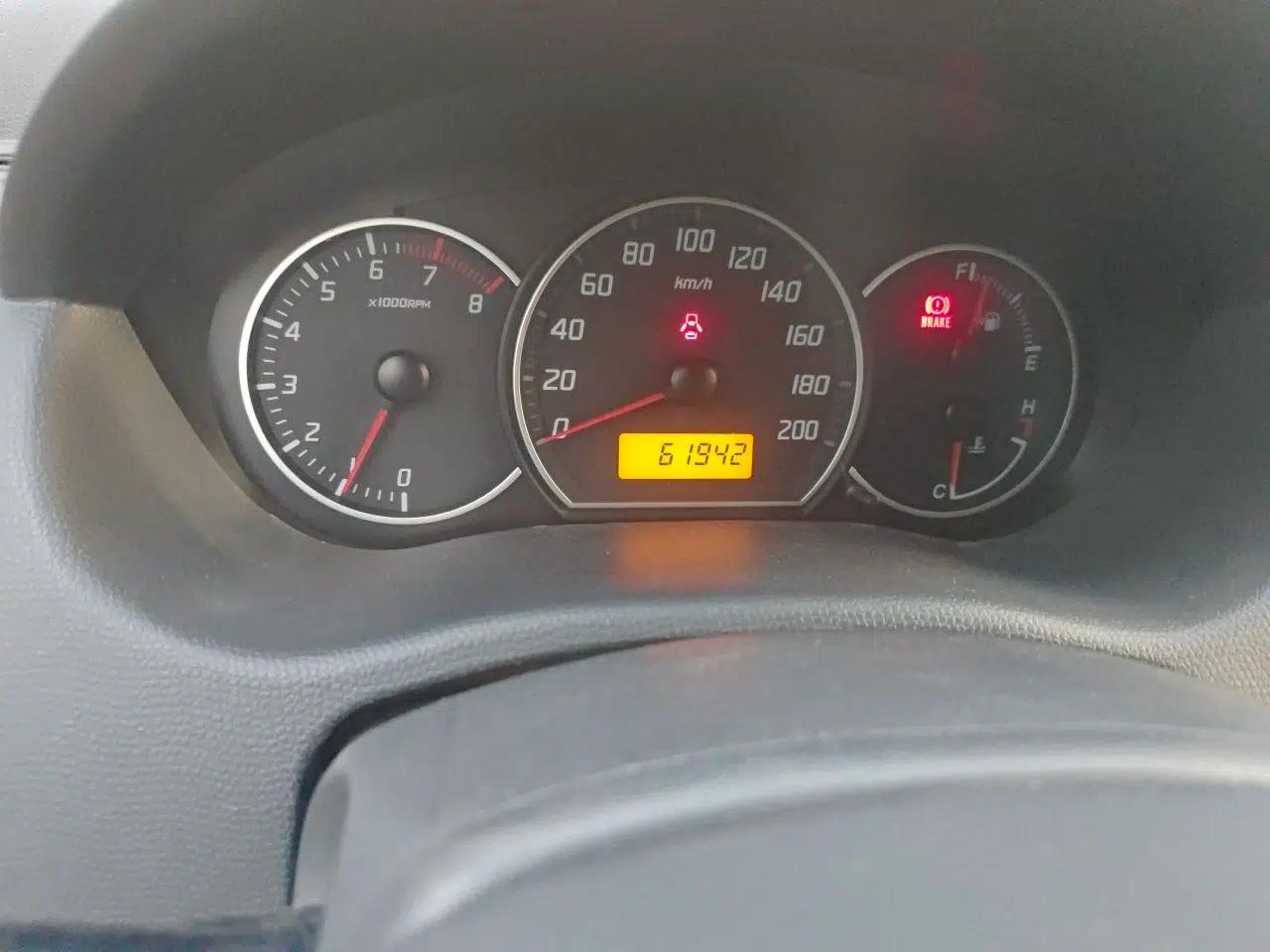 Suzuki Swift 2013 1.3L Manual Value Edition — миниатюра 13