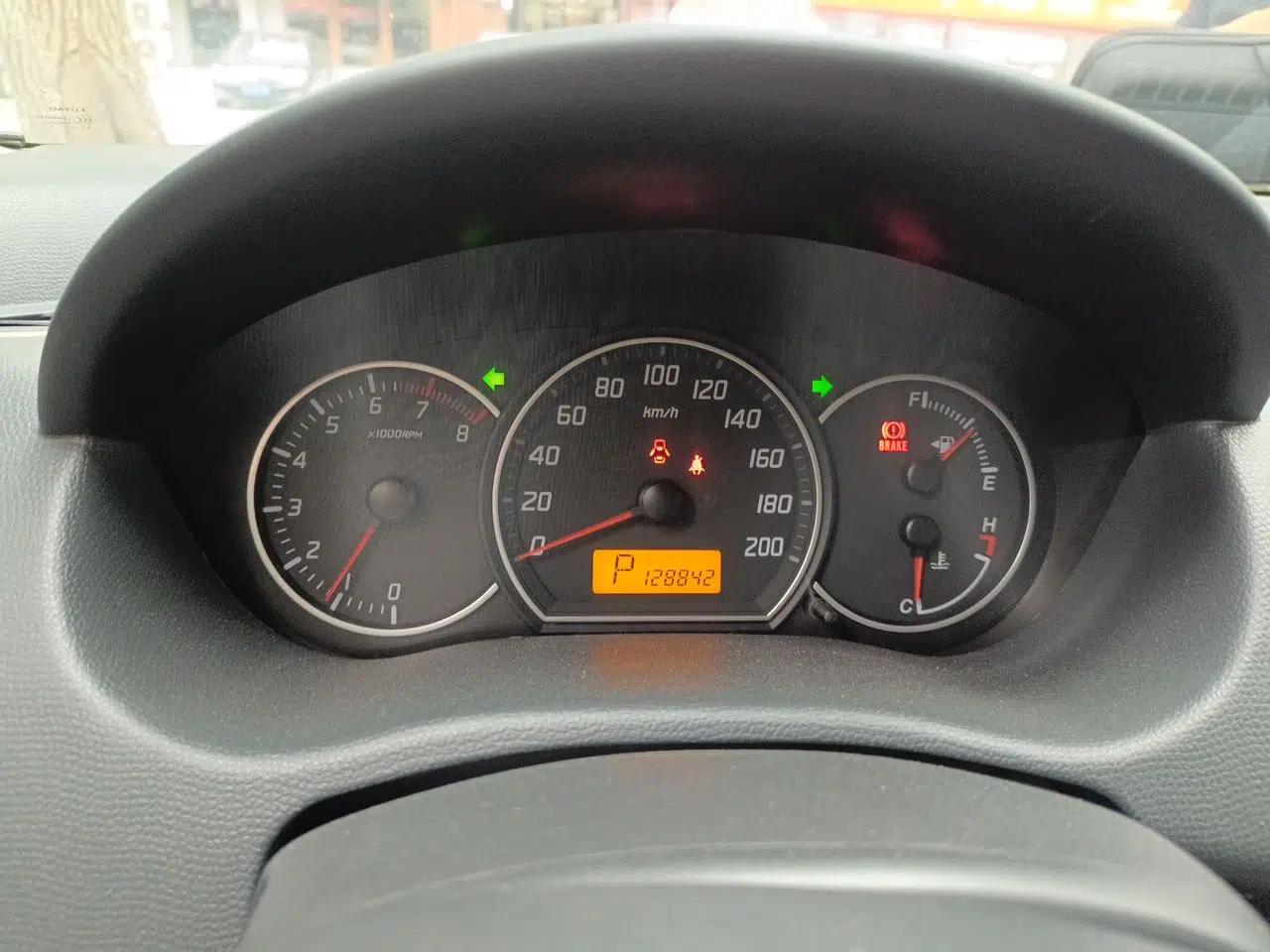 Suzuki Swift 2013 1.5L Automatic Standard Edition — миниатюра 12