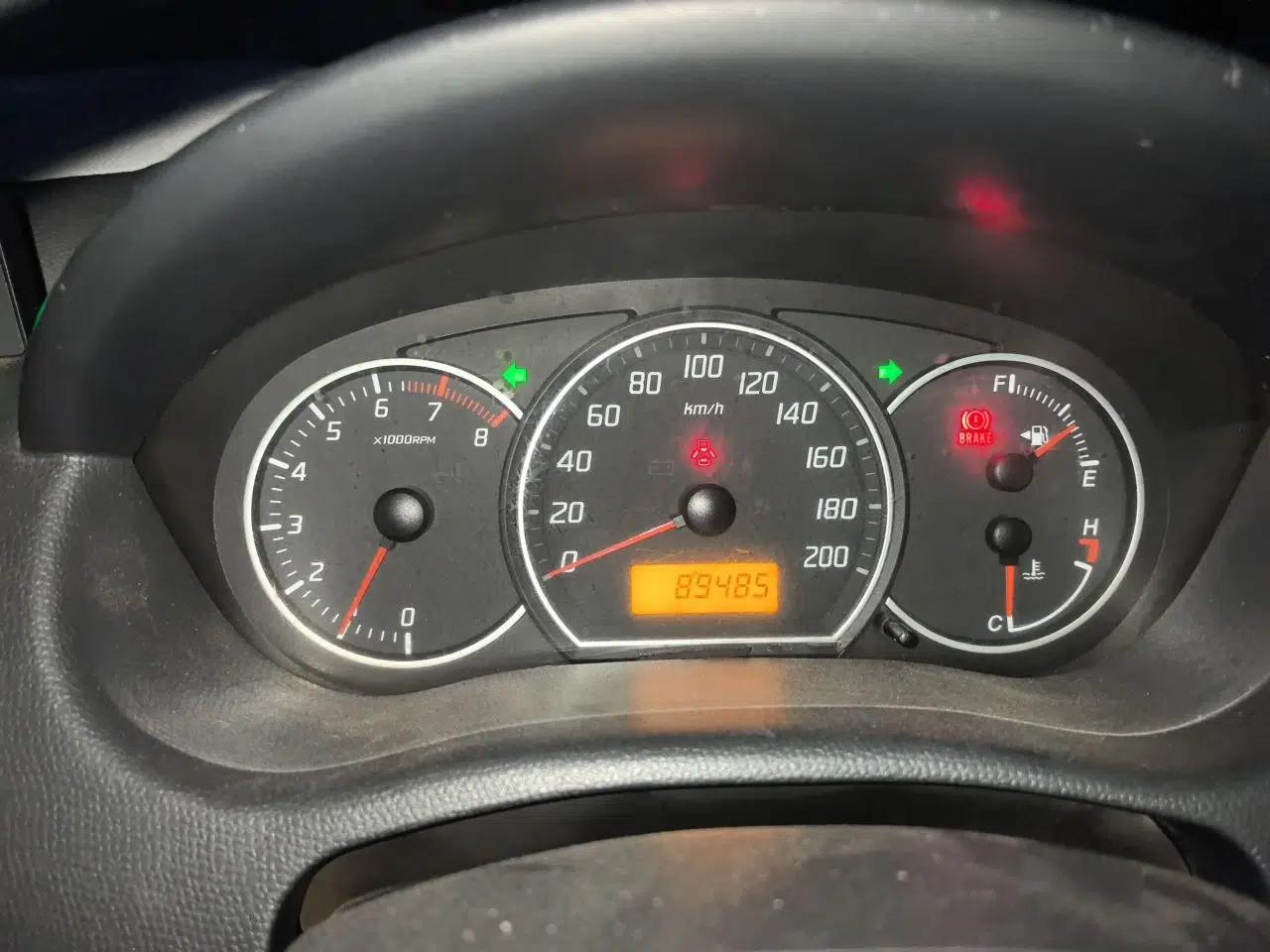 Suzuki Swift 2013 1.3L Manual Value Edition — миниатюра 12