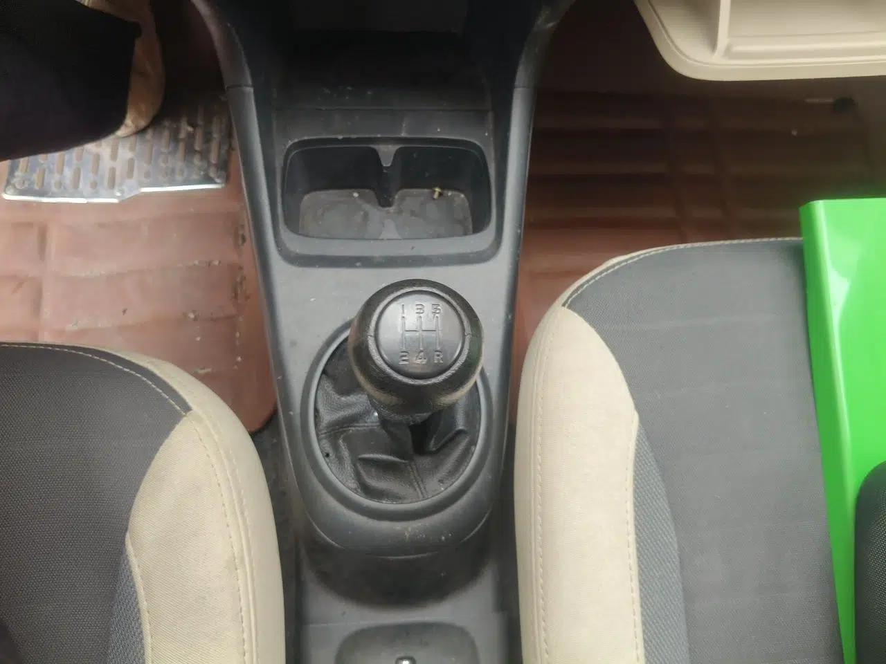 Suzuki Alto 2009 1.0L Manual Comfort Edition — миниатюра 15