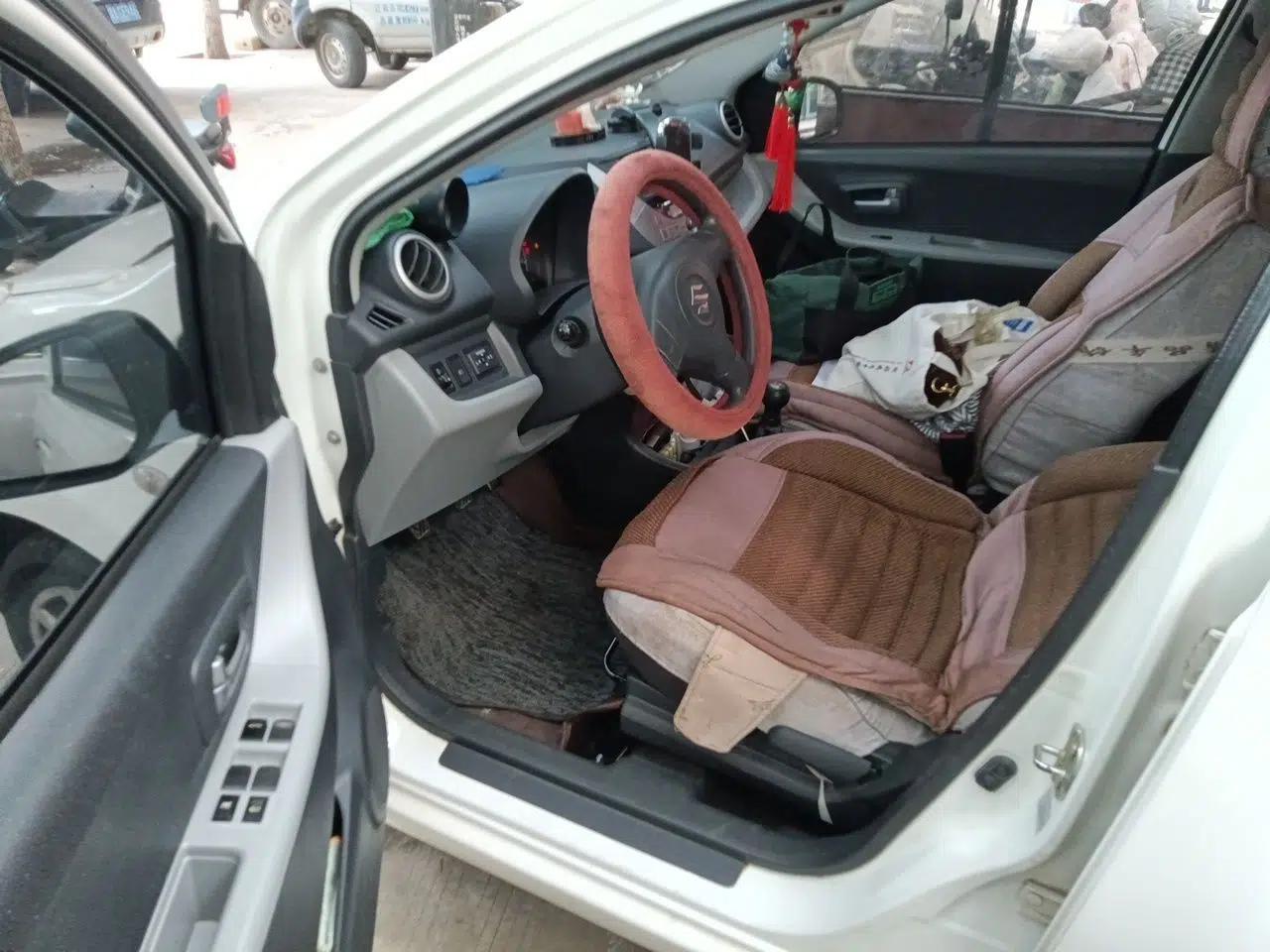 Suzuki Alto 2013 1.0L Manual Luxury Model — миниатюра 17