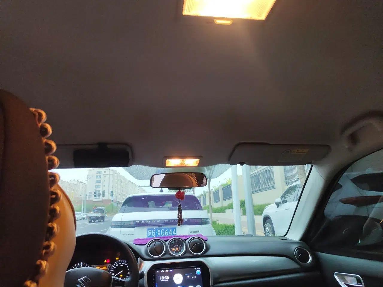 Suzuki Vitara 2016 1.4T Manual Two-Wheel-Drive Elite Model — миниатюра 19
