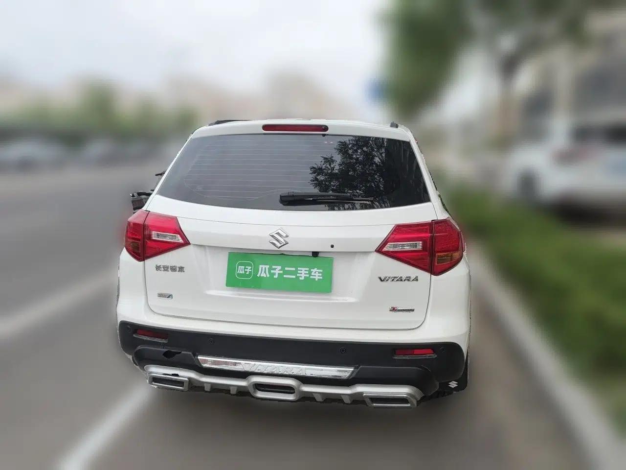 Suzuki Vitara 2016 1.4T Manual Two-Wheel-Drive Elite Model — миниатюра 5