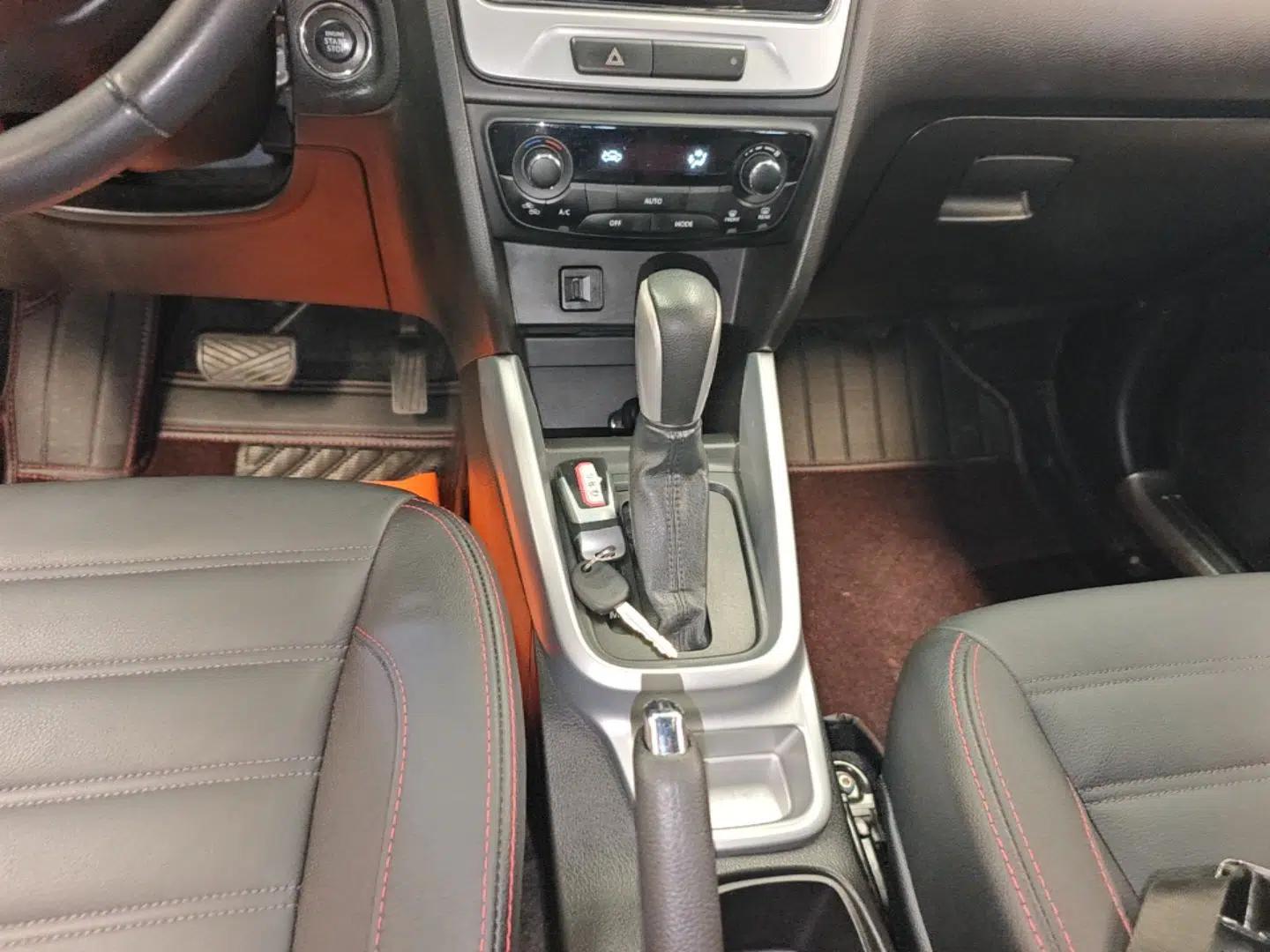 Suzuki Vitara 2016 1.4T Automatic Two-Wheel Drive Luxury Version — миниатюра 17