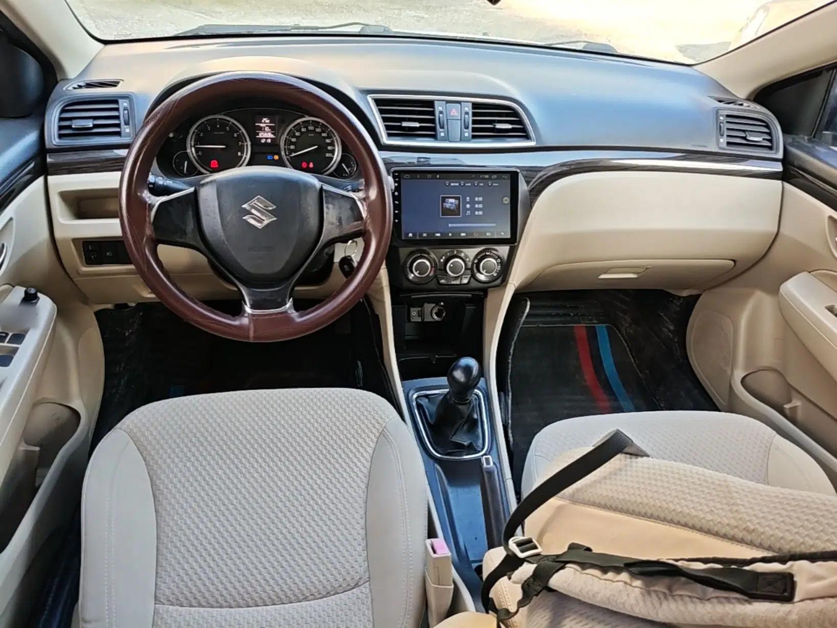 Suzuki Alivio 2015 1.6L Manual Comfort Model — миниатюра 13