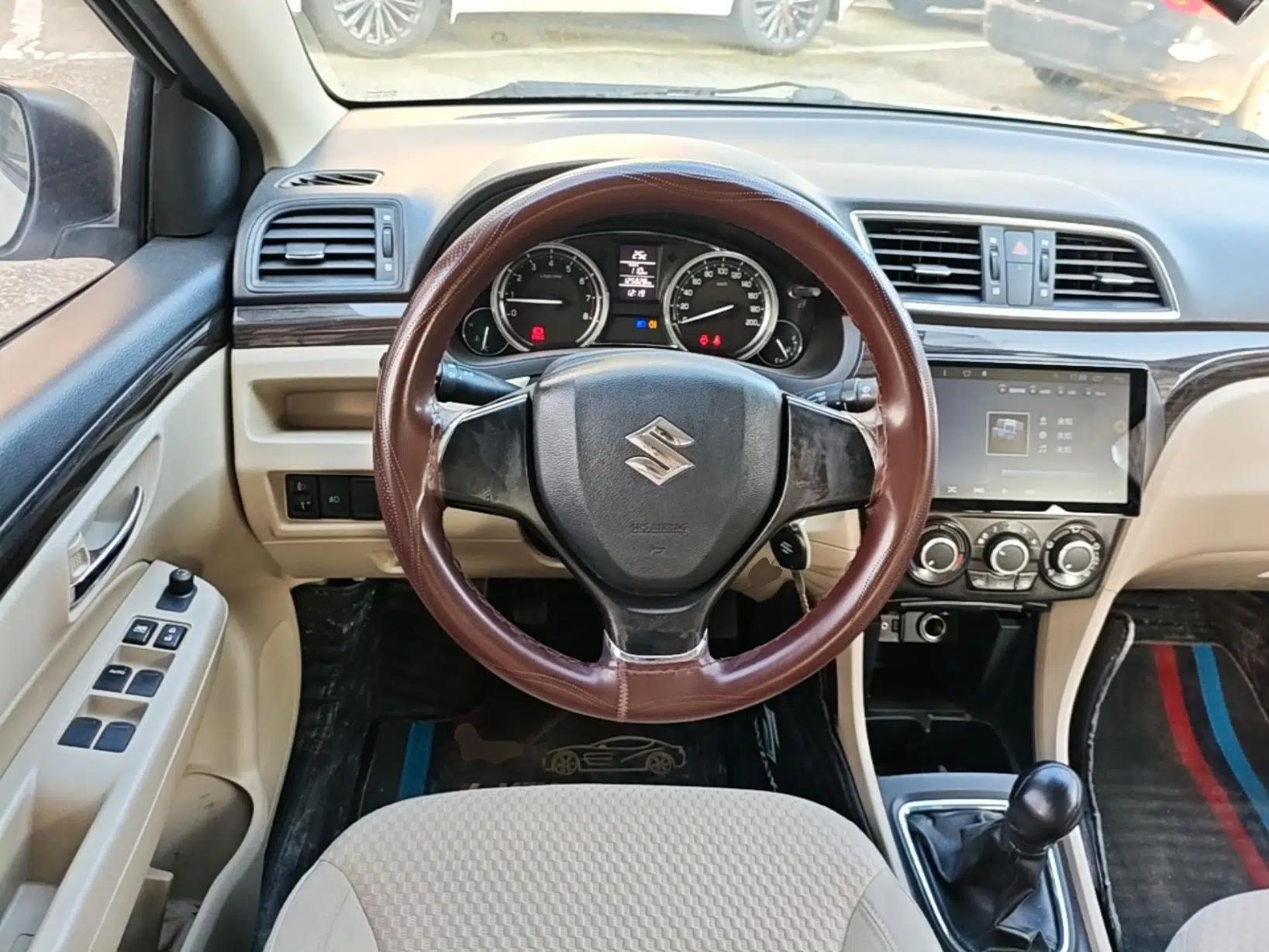 Suzuki Alivio 2015 1.6L Manual Comfort Model — миниатюра 14