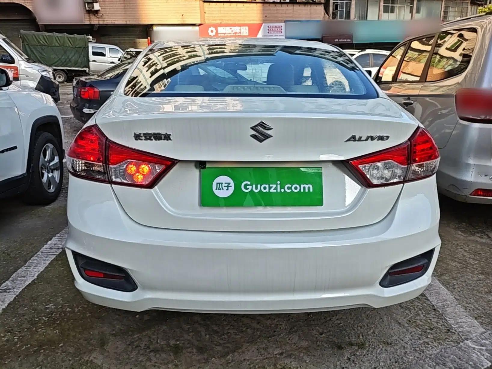 Suzuki Alivio 2015 1.6L Manual Comfort Model — миниатюра 5