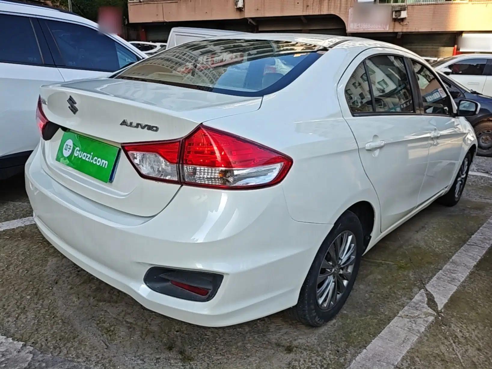 Suzuki Alivio 2015 1.6L Manual Comfort Model — миниатюра 6
